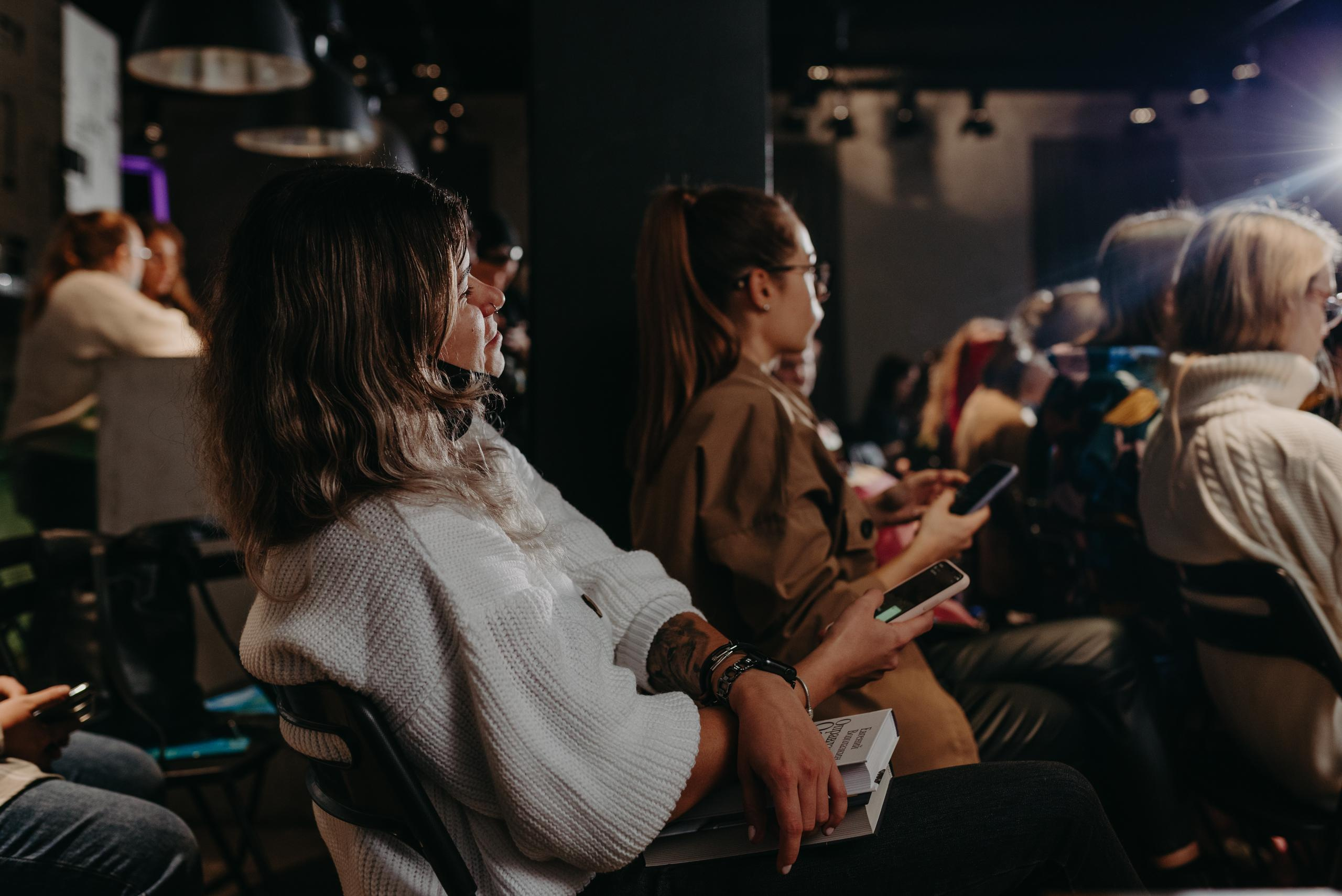Издательство АСТ. Фотограф в Москве Илья Максимов