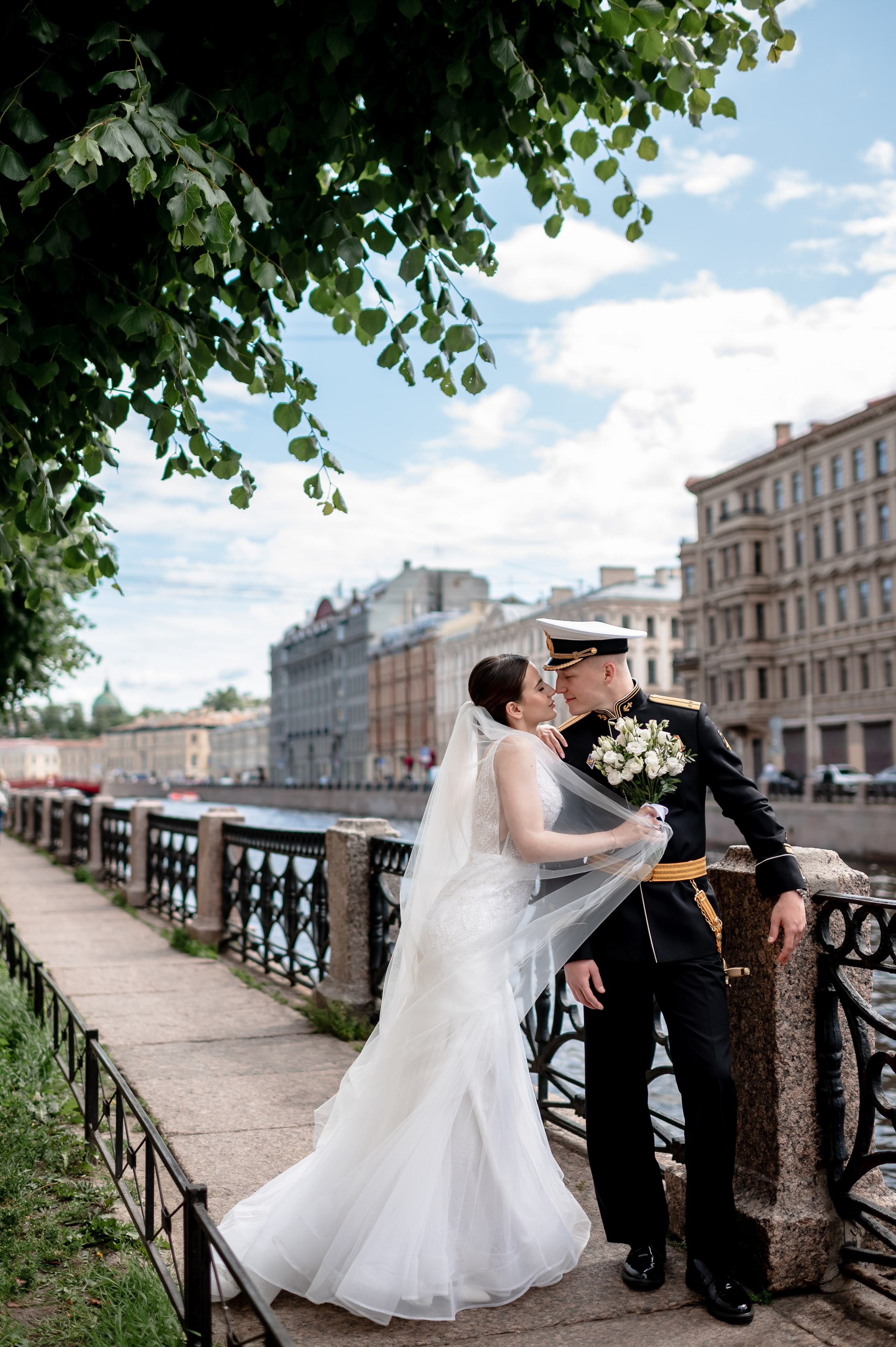 Елизавета и Максим (фотосессия у Дворца Штиглица, набережная Мойки и у Законодательного собрания). Портретный, семейный и свадебный фотограф в Санкт-Петербурге и в Пушкине Ширяев Денис