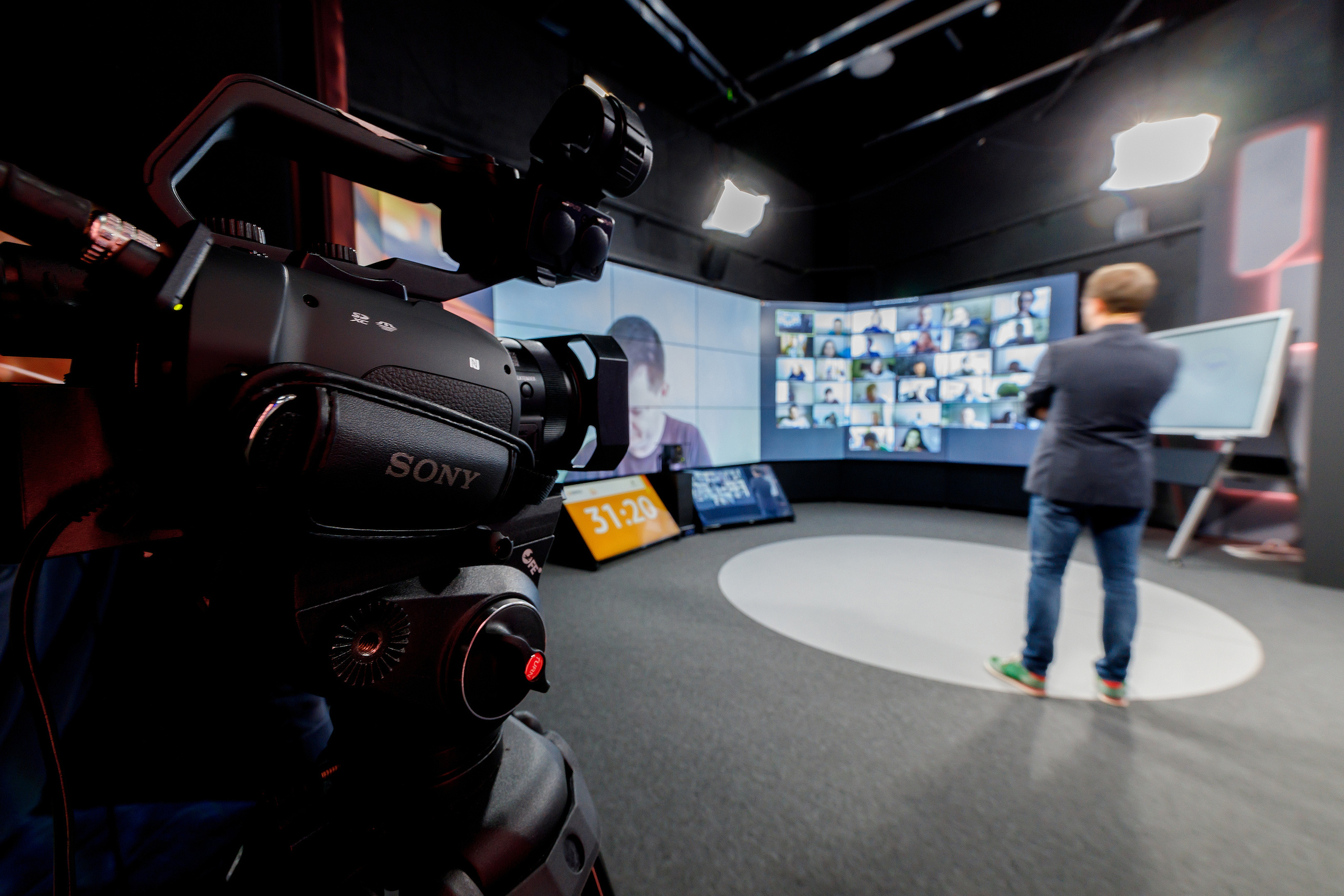 Фотоотчёт с онлайн-конференции НЛЕ 2020. Репортажный фотограф Семён Борисов | Москва