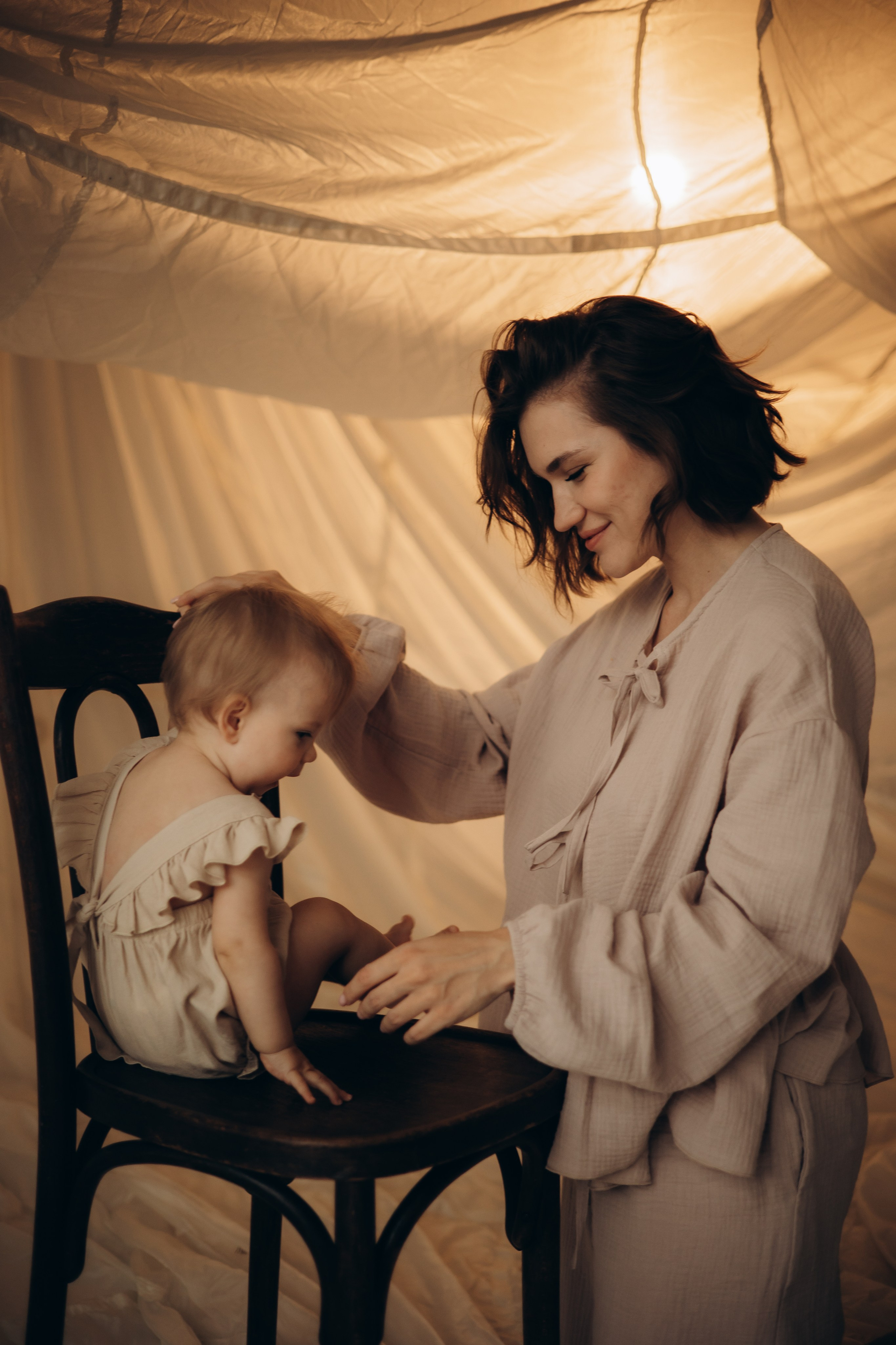 Фотосессия в тканях: мама и малышка. Семейный фотограф Москва Юлиана Фетисова