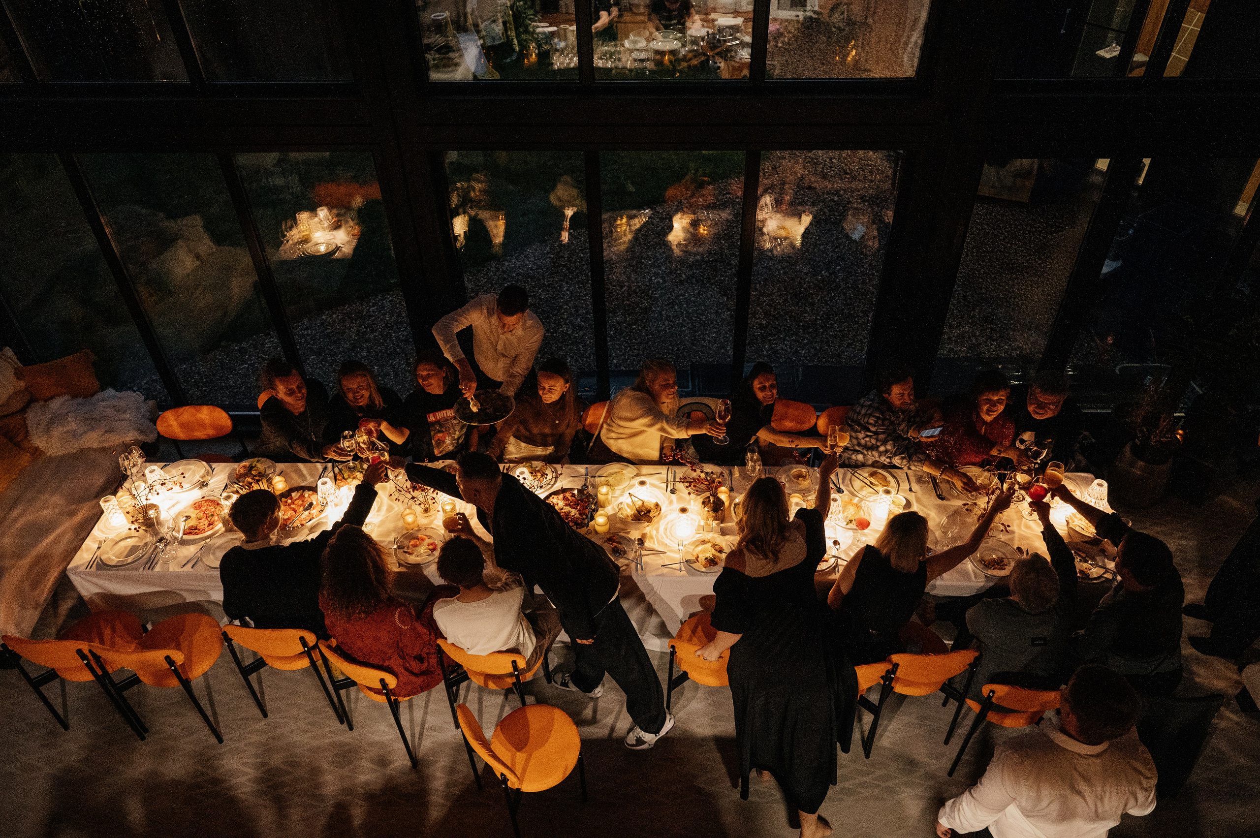 Невероятно атмосферный семейный ужин. Wedding photographer in Moscow and around the world Andrey Medvednikov