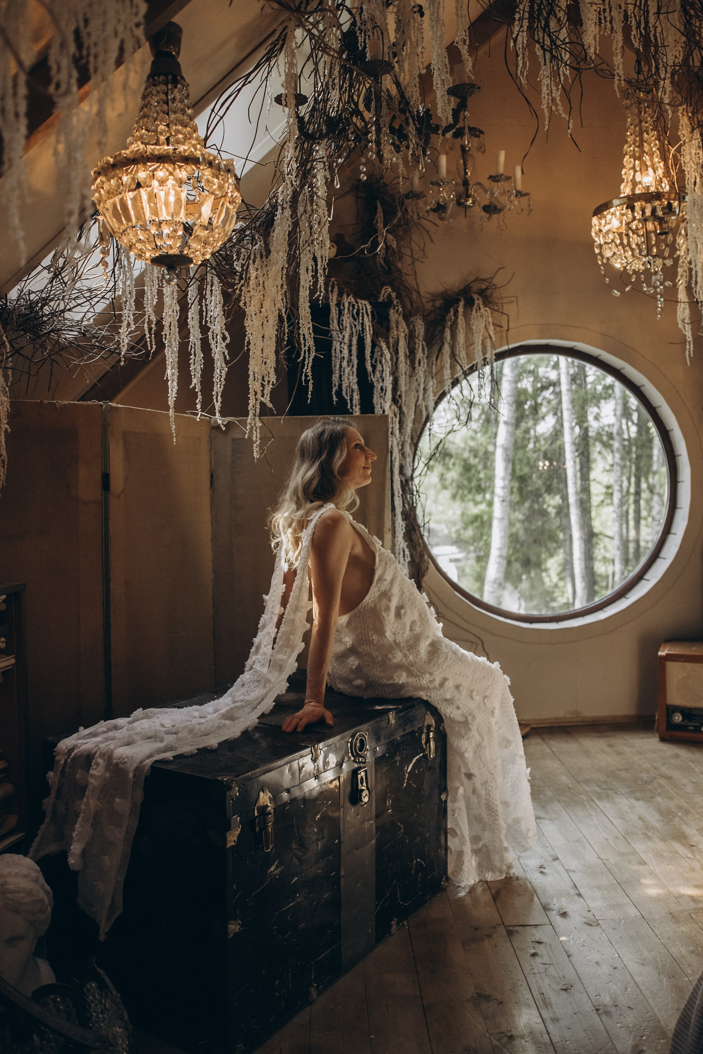 На заброшенном чердаке. Гаврилова Настя семейный фотограф lifestyle в Москве