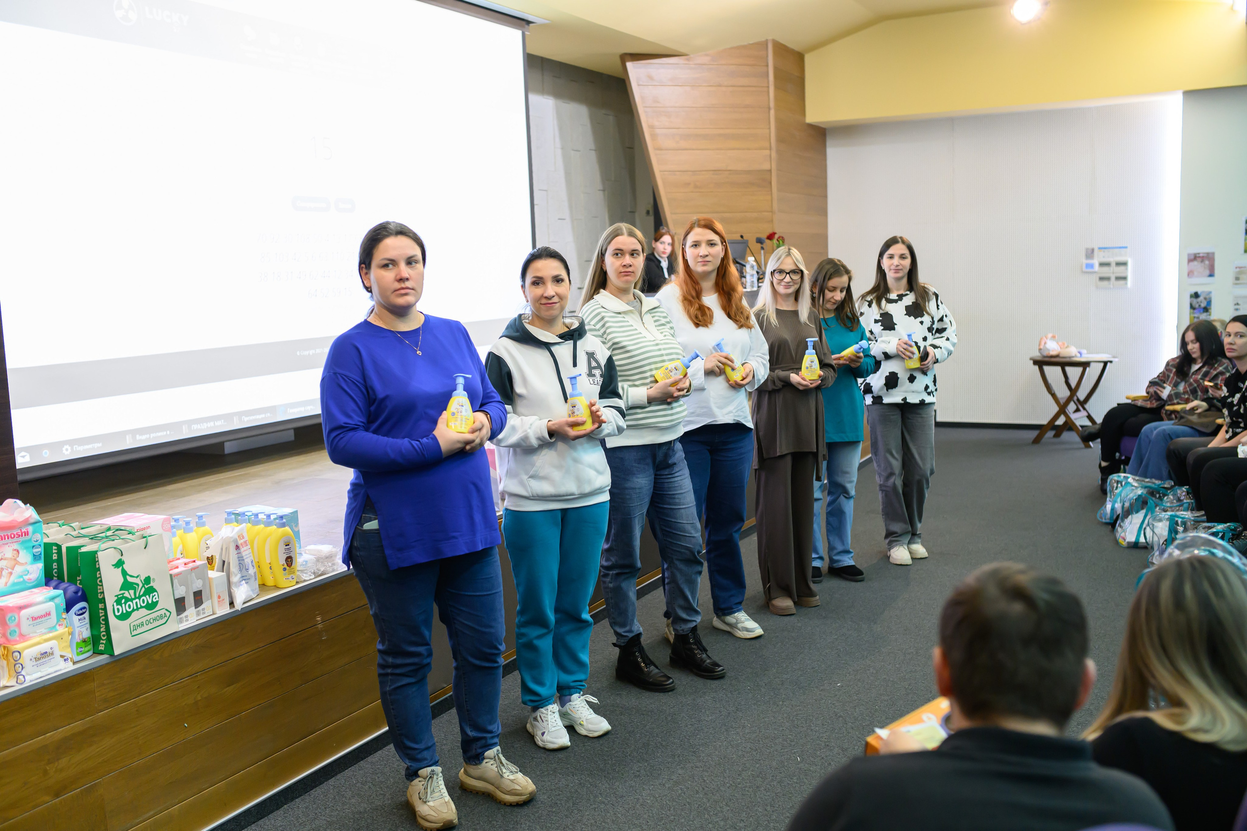 Праздник материнства ноябрь 2025. Профессиональный фотограф Елена Красилина г.Ярославль, г. Рыбинск