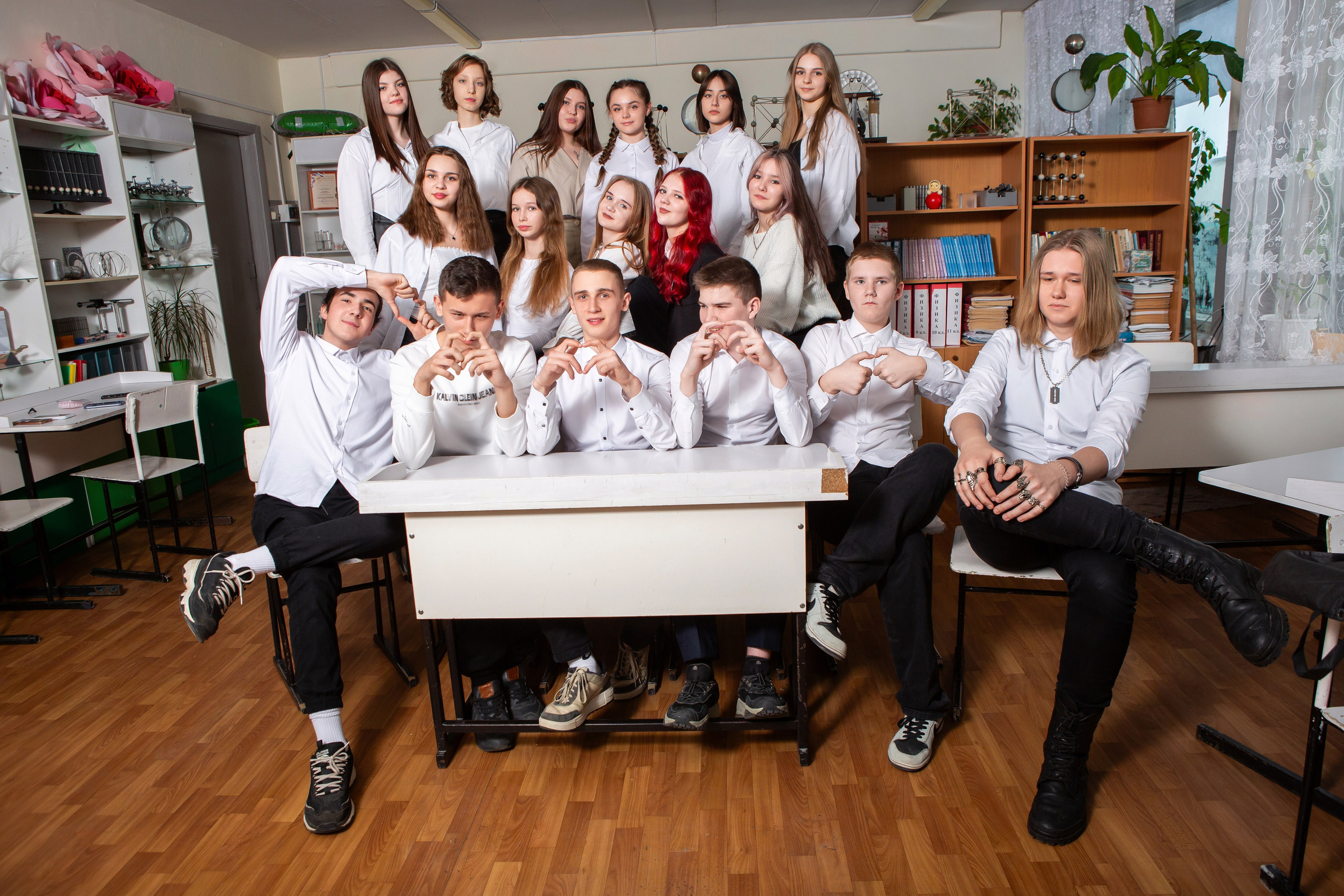 ОТВЯЗНАЯ СЪЕМКА В КЛАССЕ (9 КЛАСС). Профессиональный фотограф в Мценске и Орловской области