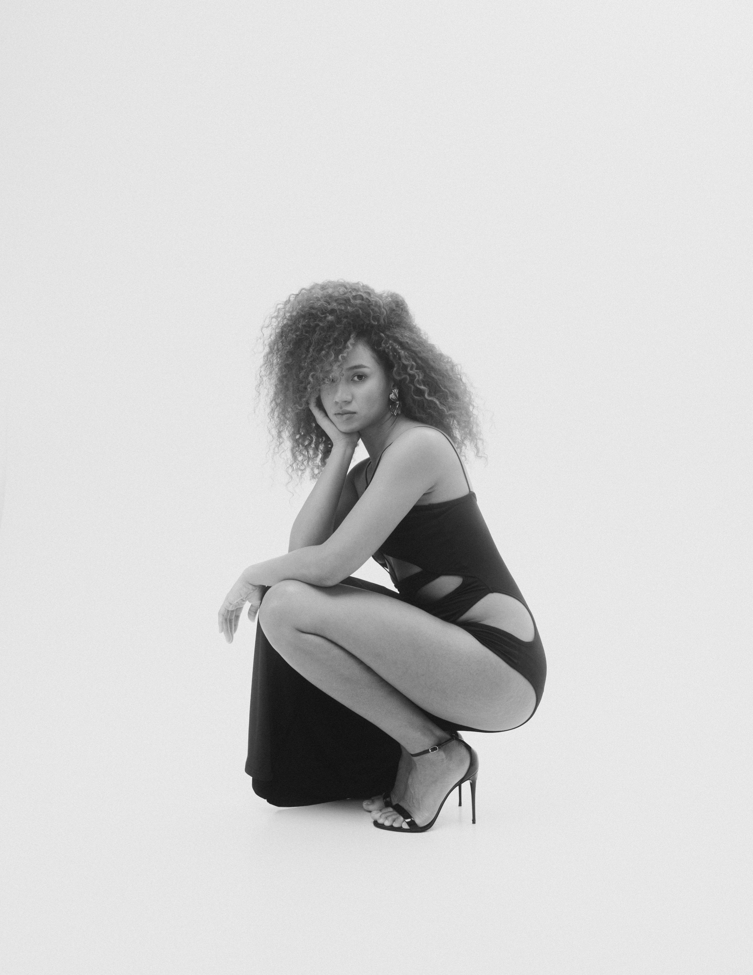 Черно-белая фэшн фотосессия для Алиды. Fashion/ фэшн фотограф в Санкт-Петербурге Юлия Леонович