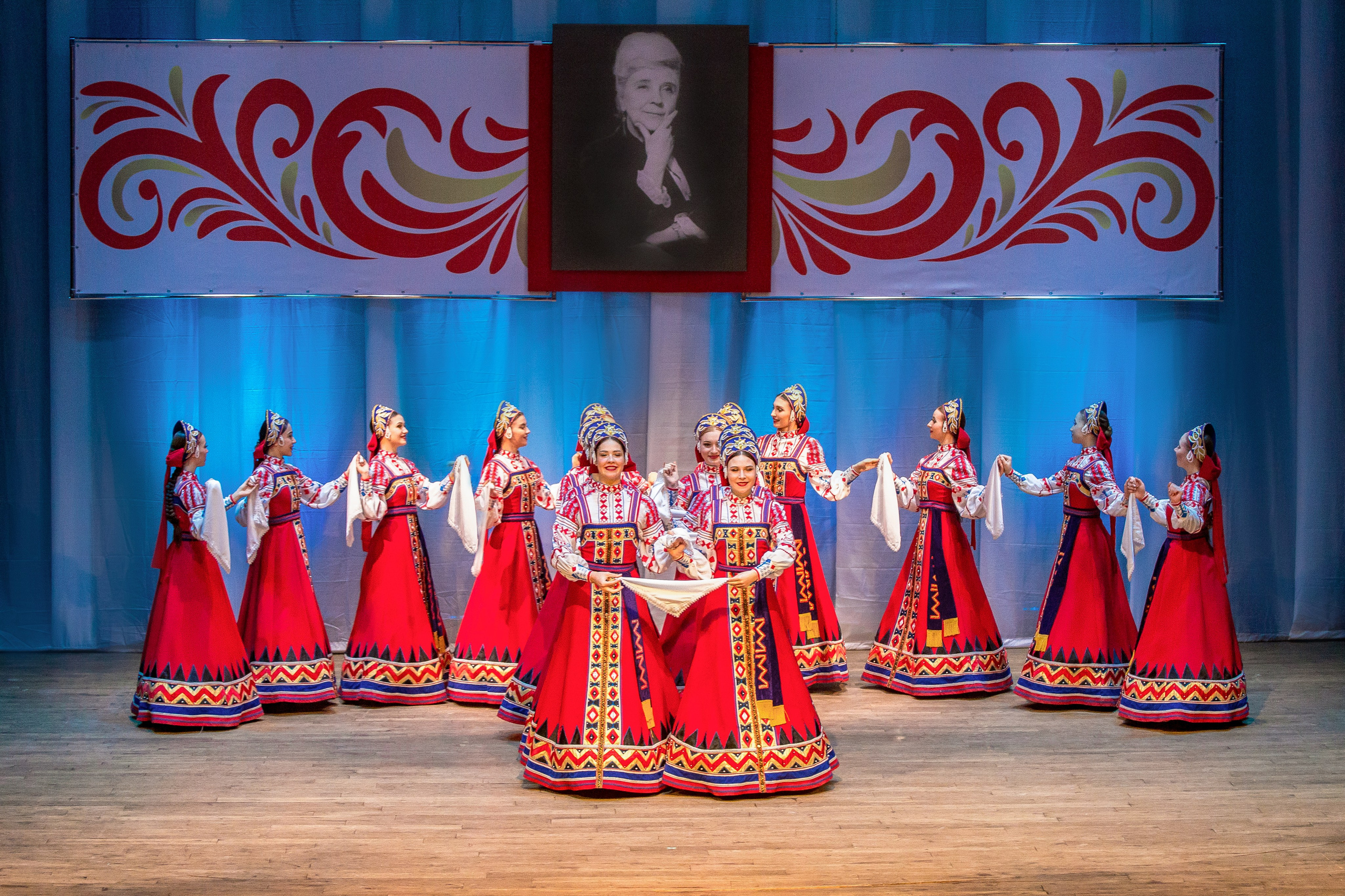 Ансамбль Т. А. Устиновой. Фотограф Николай Костюк