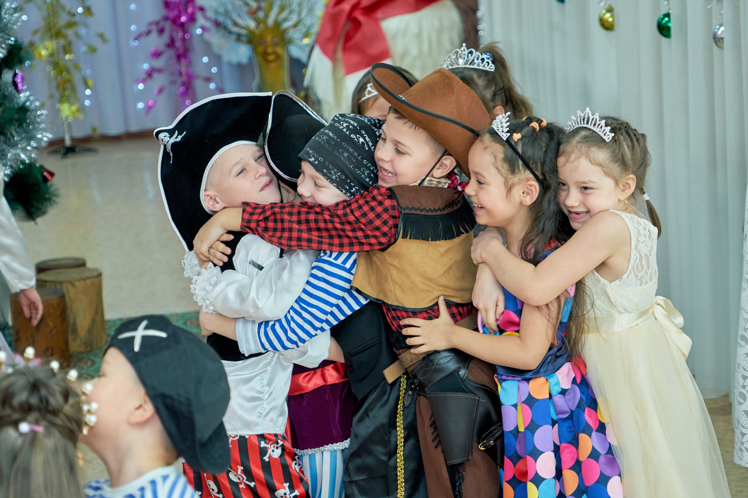 Утренник. Новый год. Выпускные фотокниги во Владивостоке Джуган Елена