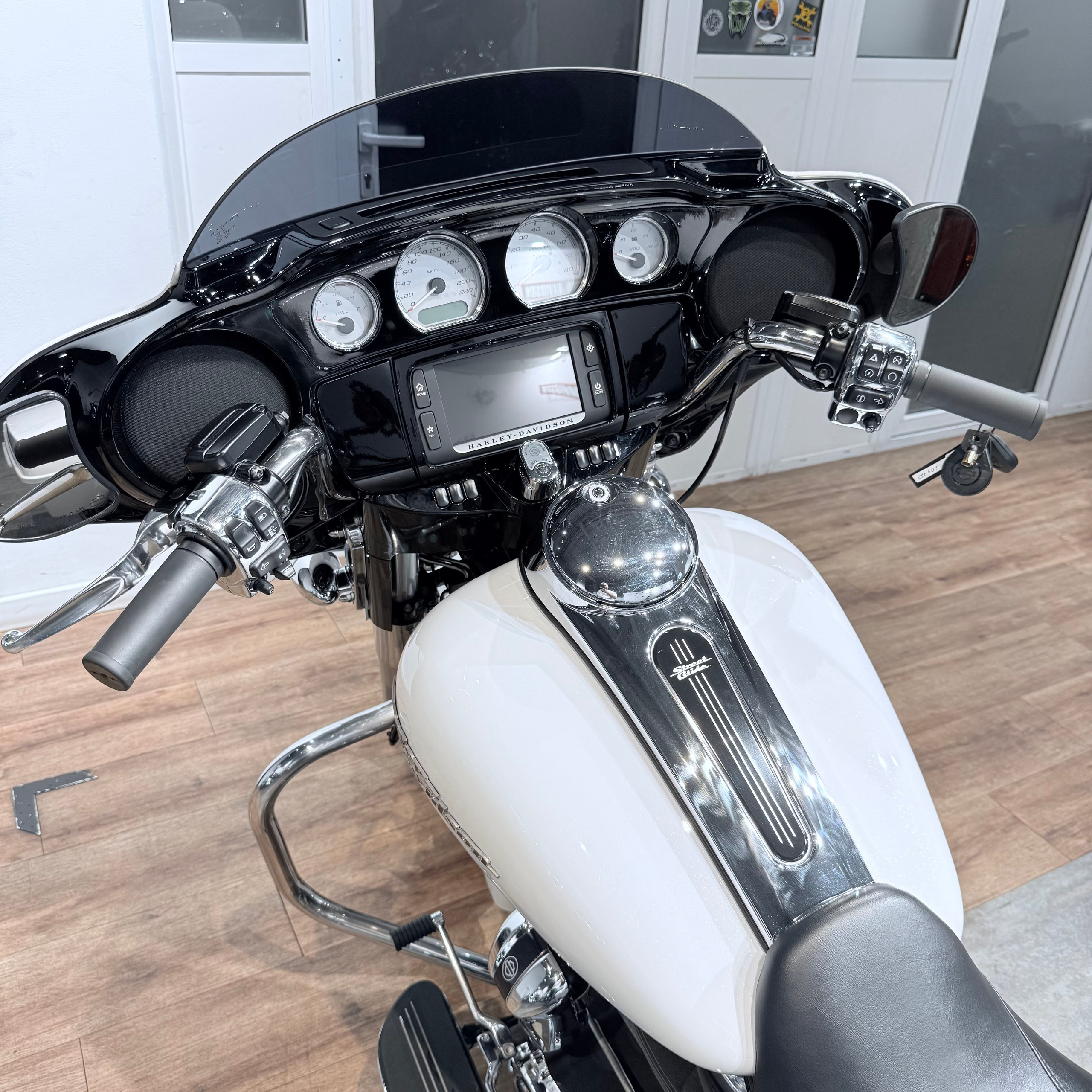 Мотоциклы Harley-Davidson 2017 Street Glide 107 АВS ICE (Touring) — купить мотоцикл. Hello Davidson, Москва. Только хорошие мотоциклы…