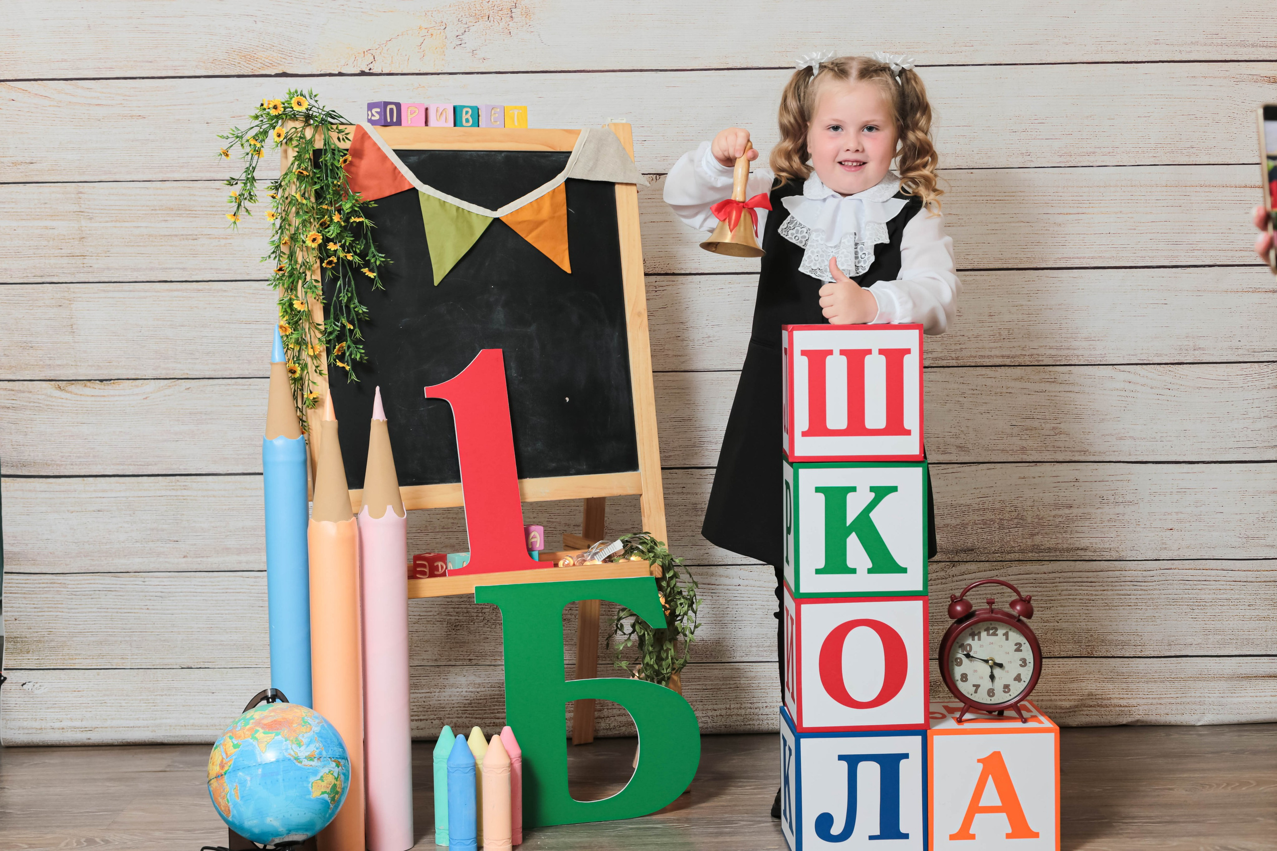 Детские фотопроекты. «ФотоЛерия» ФОТОГРАФ ВЫПУСКНЫЕ АЛЬБОМЫ