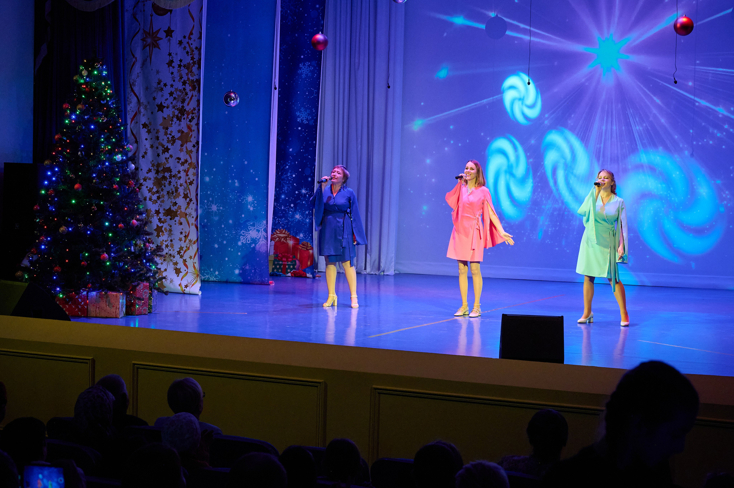 НГ концерт в Марьиной роще. Жизнь курорта Кабардинка в фотографиях