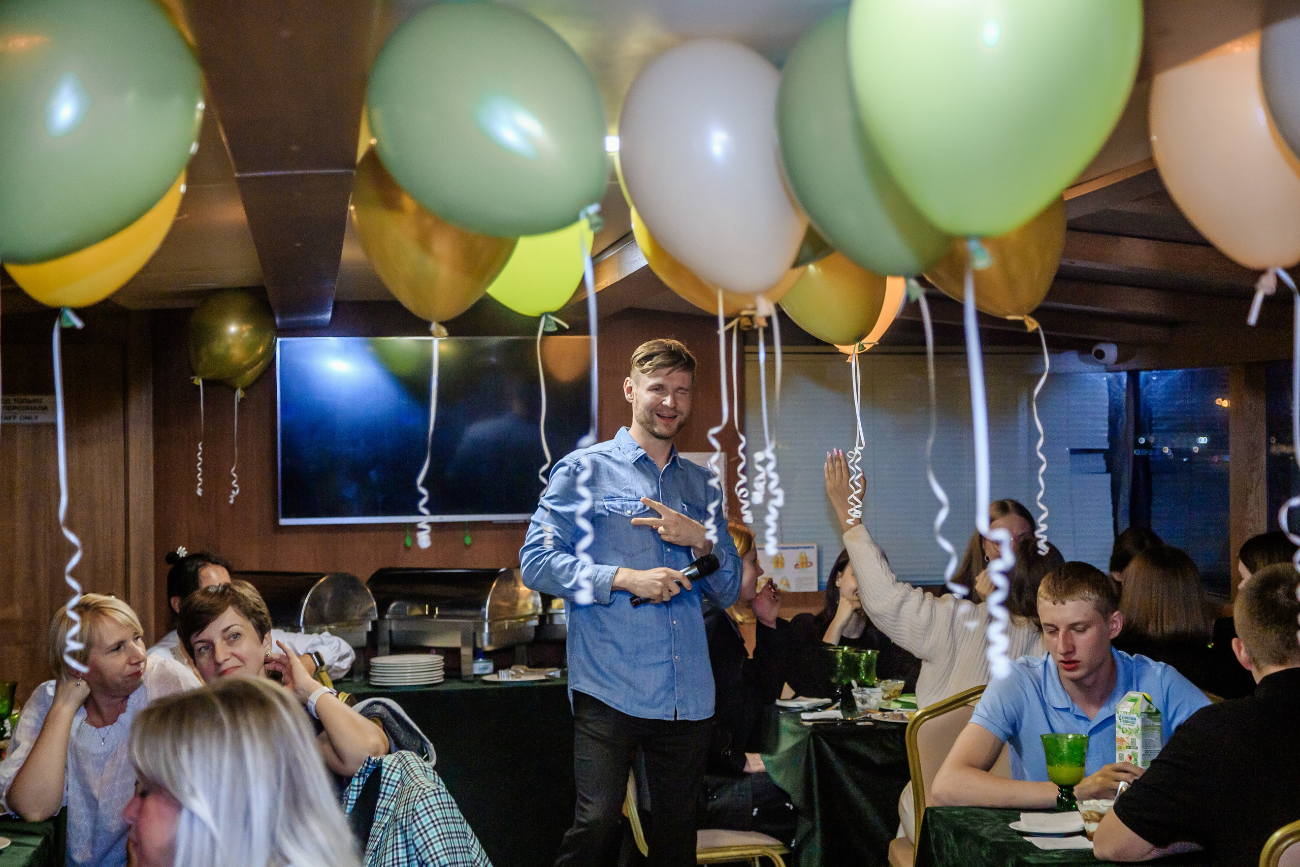 Выпускной на теплоходе. Фотограф в Санкт-Петербурге Чумаков Семен