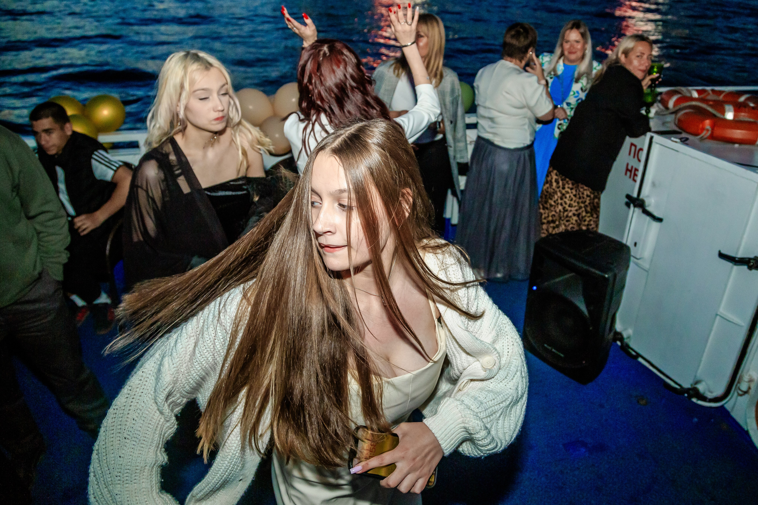 Выпускной на теплоходе. Фотограф в Санкт-Петербурге Чумаков Семен