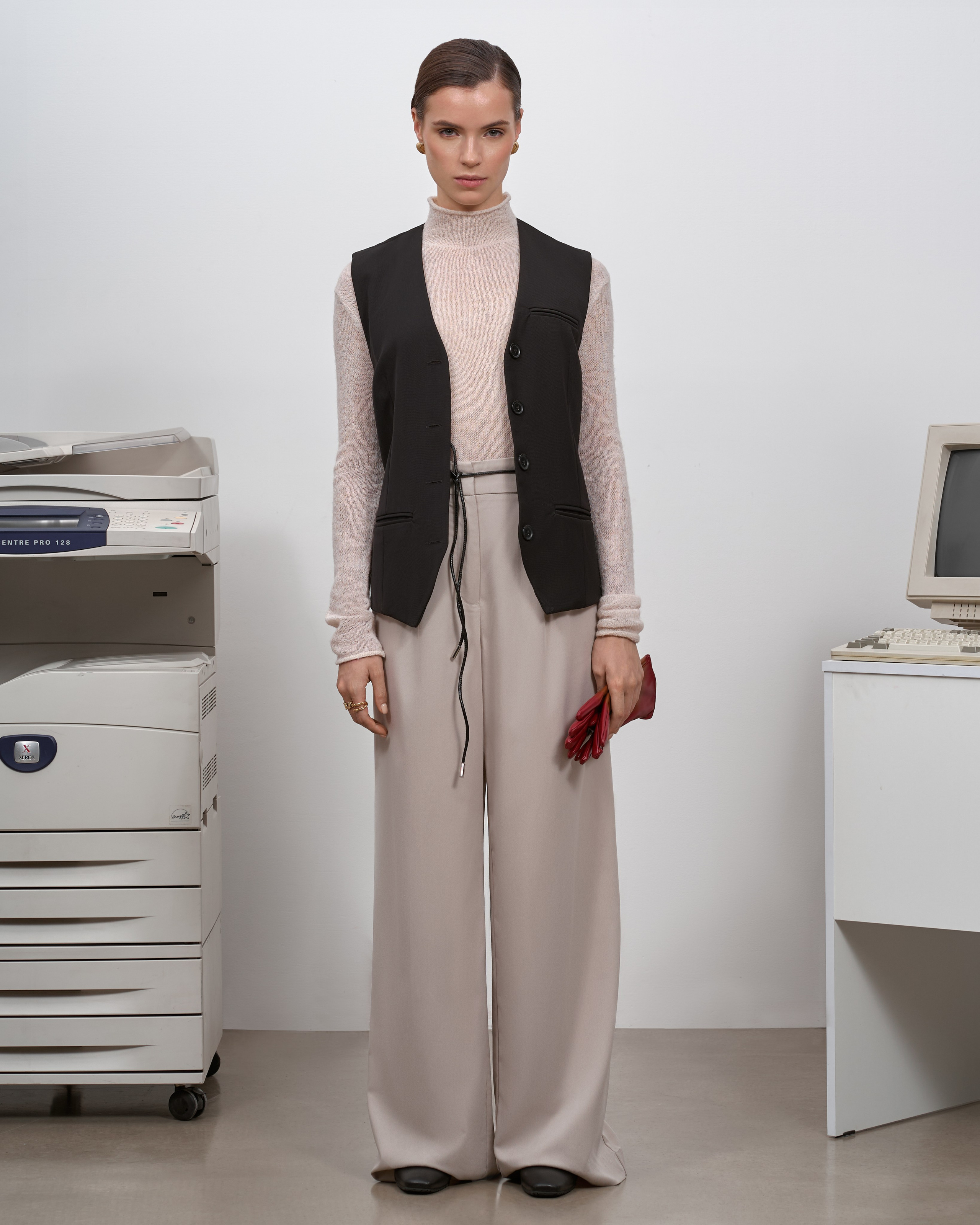 ОДЕЖДА. Анна Мясина | Портреты, lifestyle, бренды — цифровая и плёночная фотография