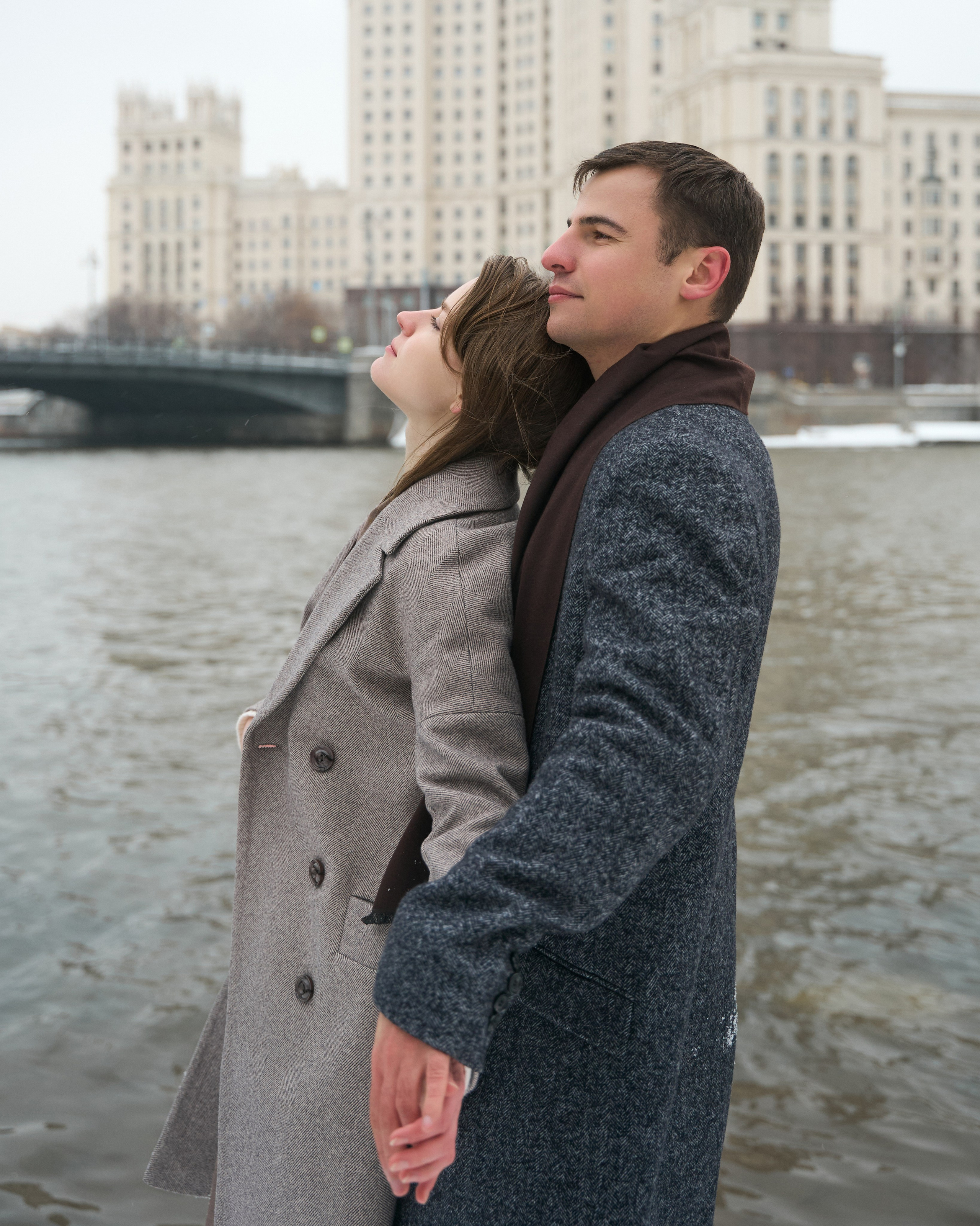 Любовь начинается с поцелуя. Minflo Photographer