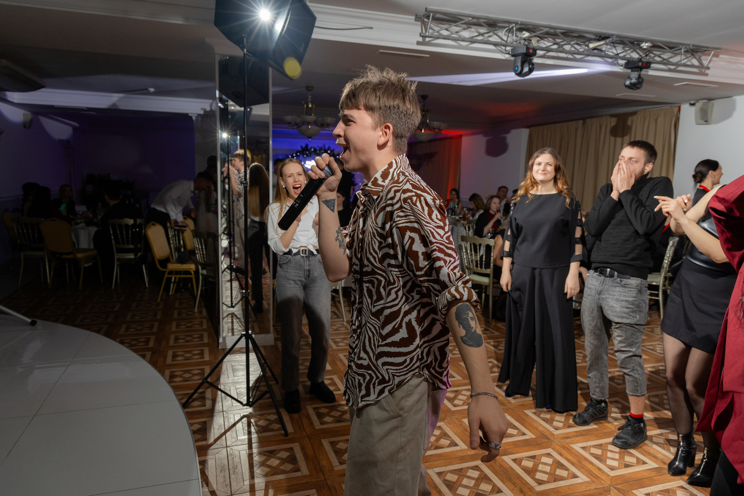 Корпоративная фотосъемка для кафе GARAGE | Новый год 2025 | Минск. Свадебный фотограф в Минске/Беларуси Сергей Спиридонов