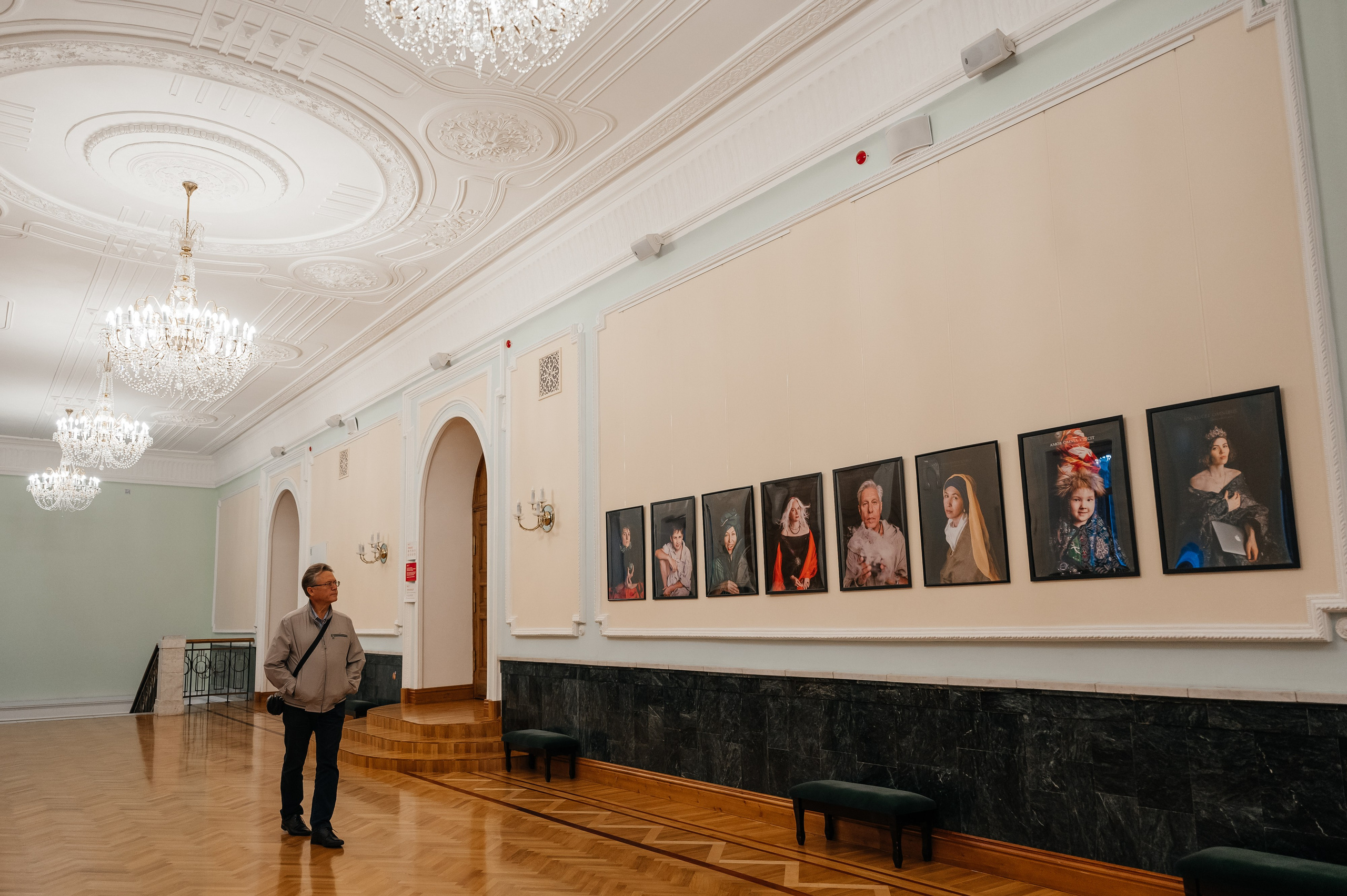 Открытие выставки Кати Васильевой в Молодежном театре. Wedding and family photographer USA