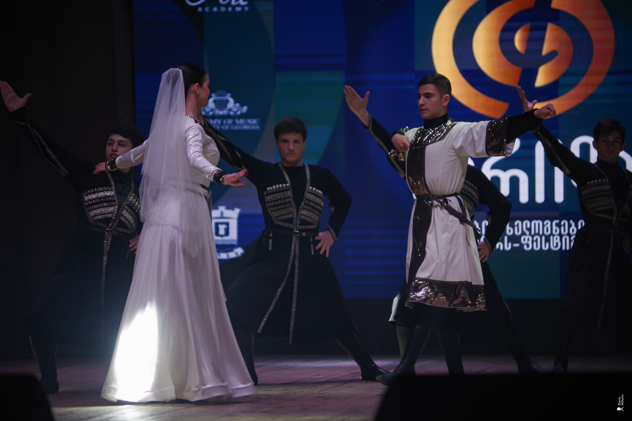 Танцы в Хоби. Портретный фотограф Денис Милютин