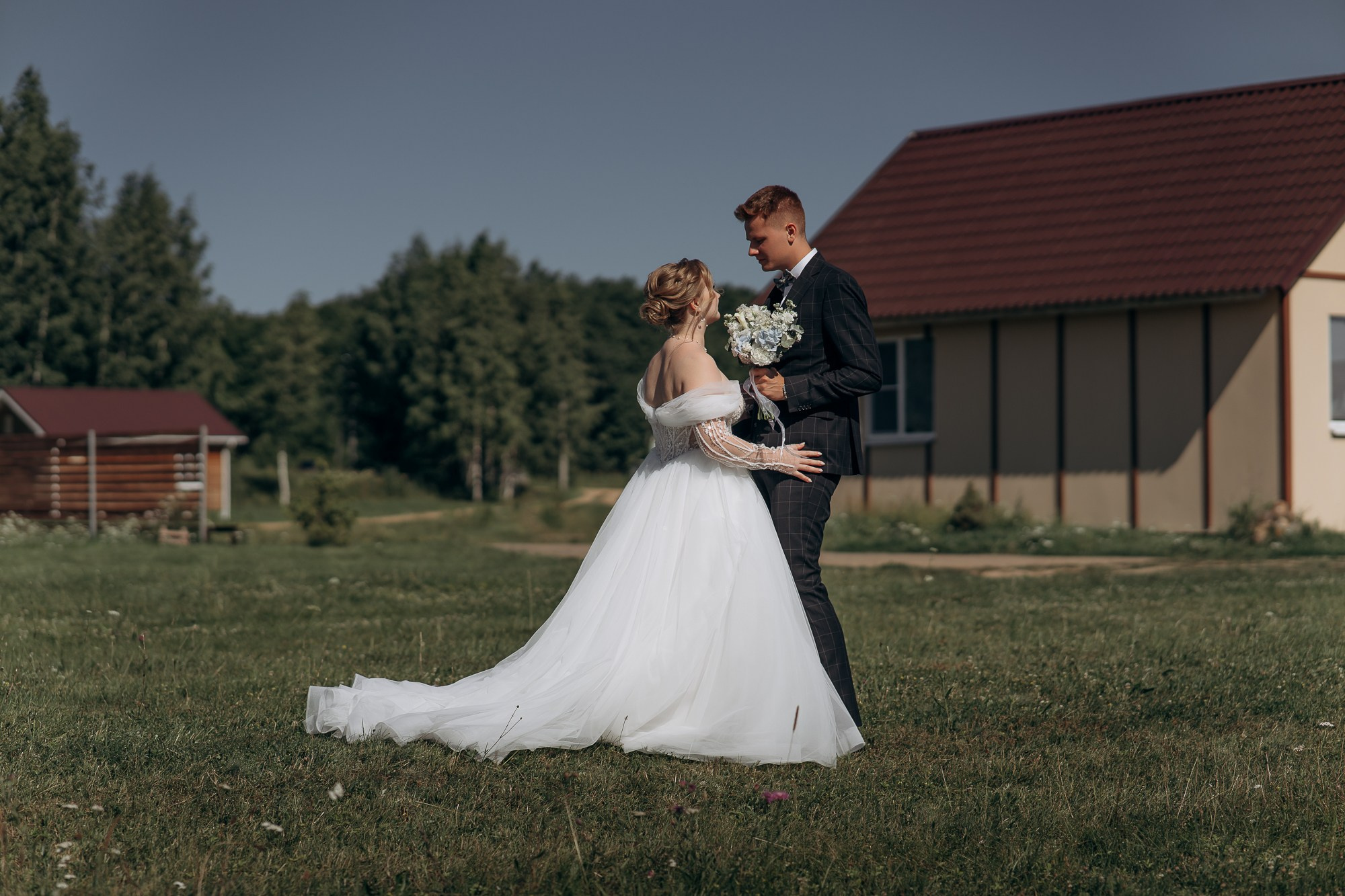 Свадебная фотосессия в глэмпинге. Свадебный и репортажный фотограф в Ярославле Евгений Сальников