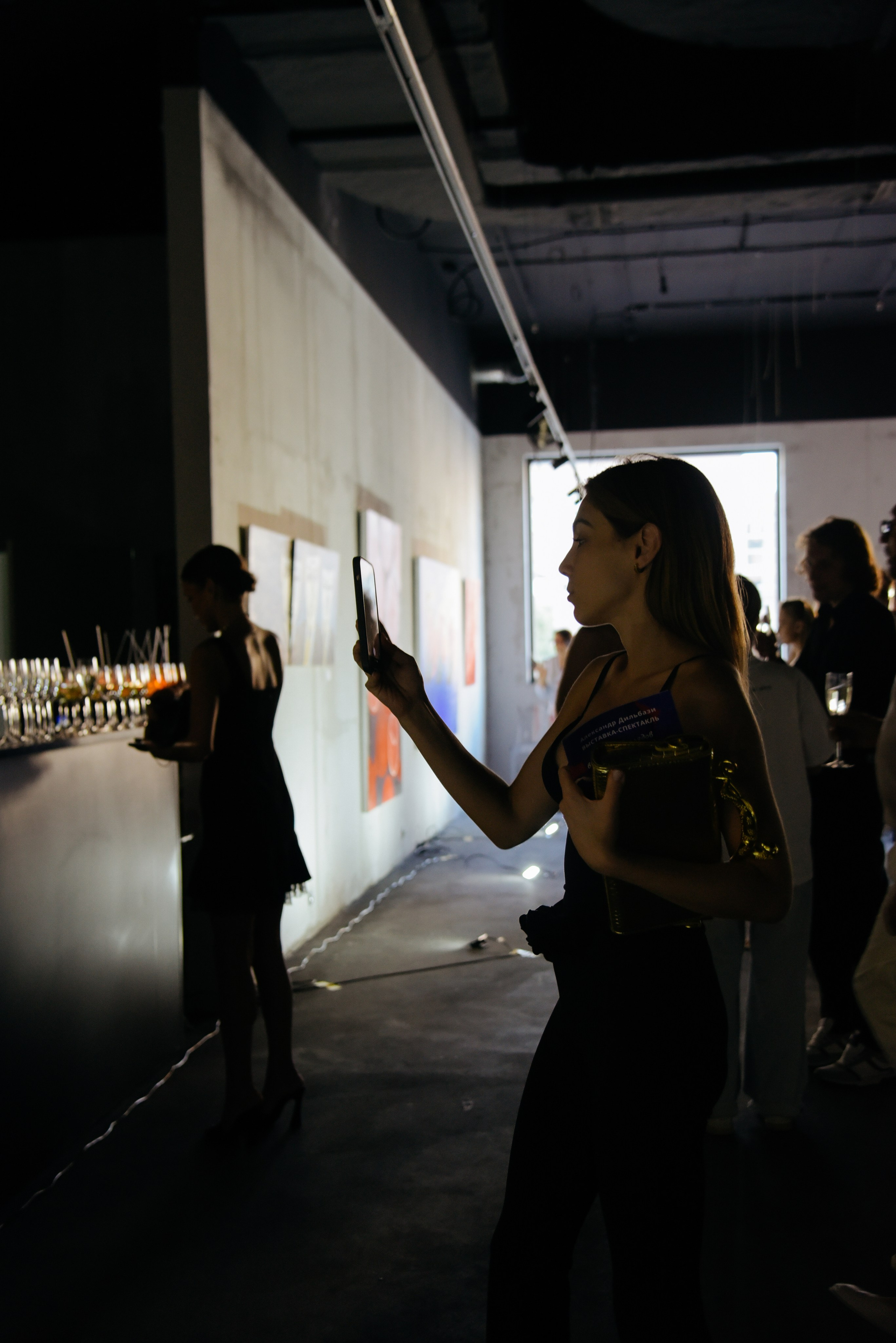 Александр Дильбази Игра взглядов в гранатовом саду. Фотограф Лола Волна, город Москва