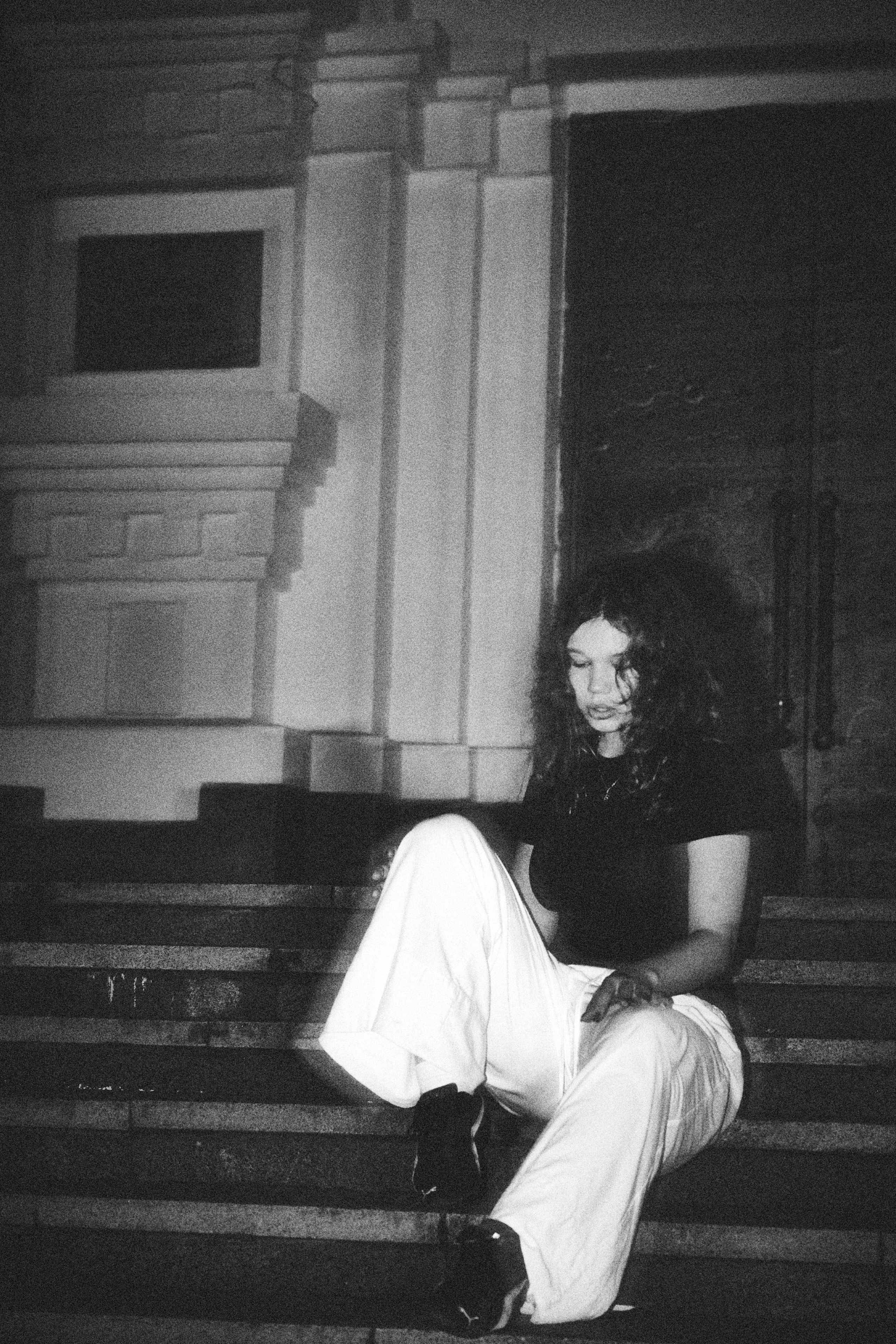 Ночная Фотосессия Софа. Фэшн-фотография и портреты в Владивостоке. Превращаю съёмку в повествование — создаю образы с сюжетом, которые остаются в памяти