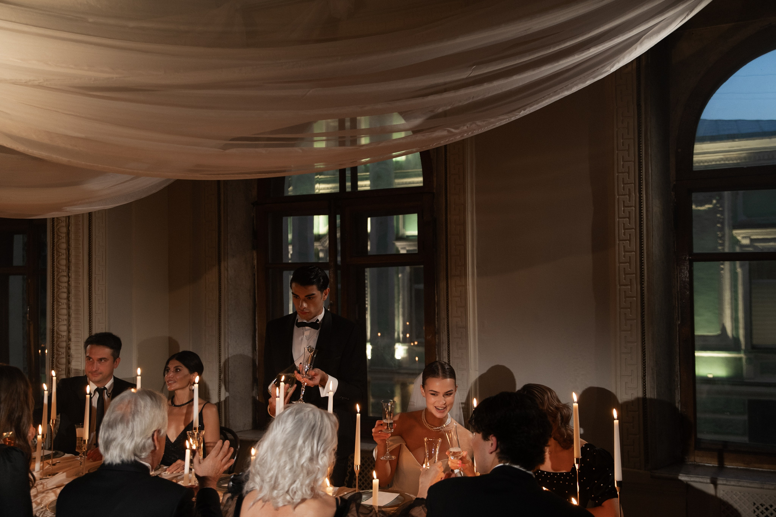 Камерный свадебный ужин при свечах в старинном особняке в фотостудии 21. Kult. Ярослава Ерина — свадебный фотограф в Москве