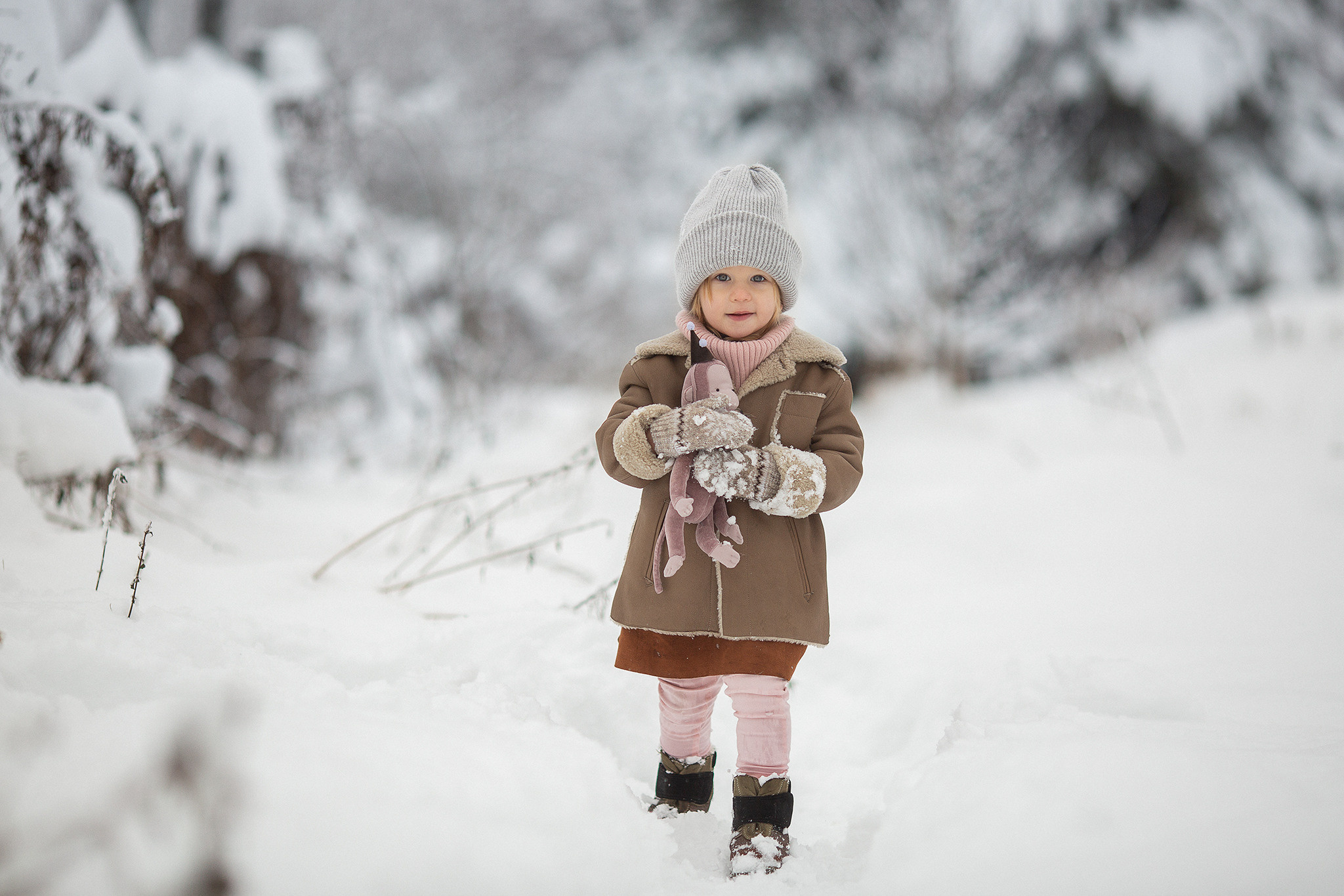 Кира и Аида, зимняя прогулка. Семейный фотограф в Москве Марина Петра