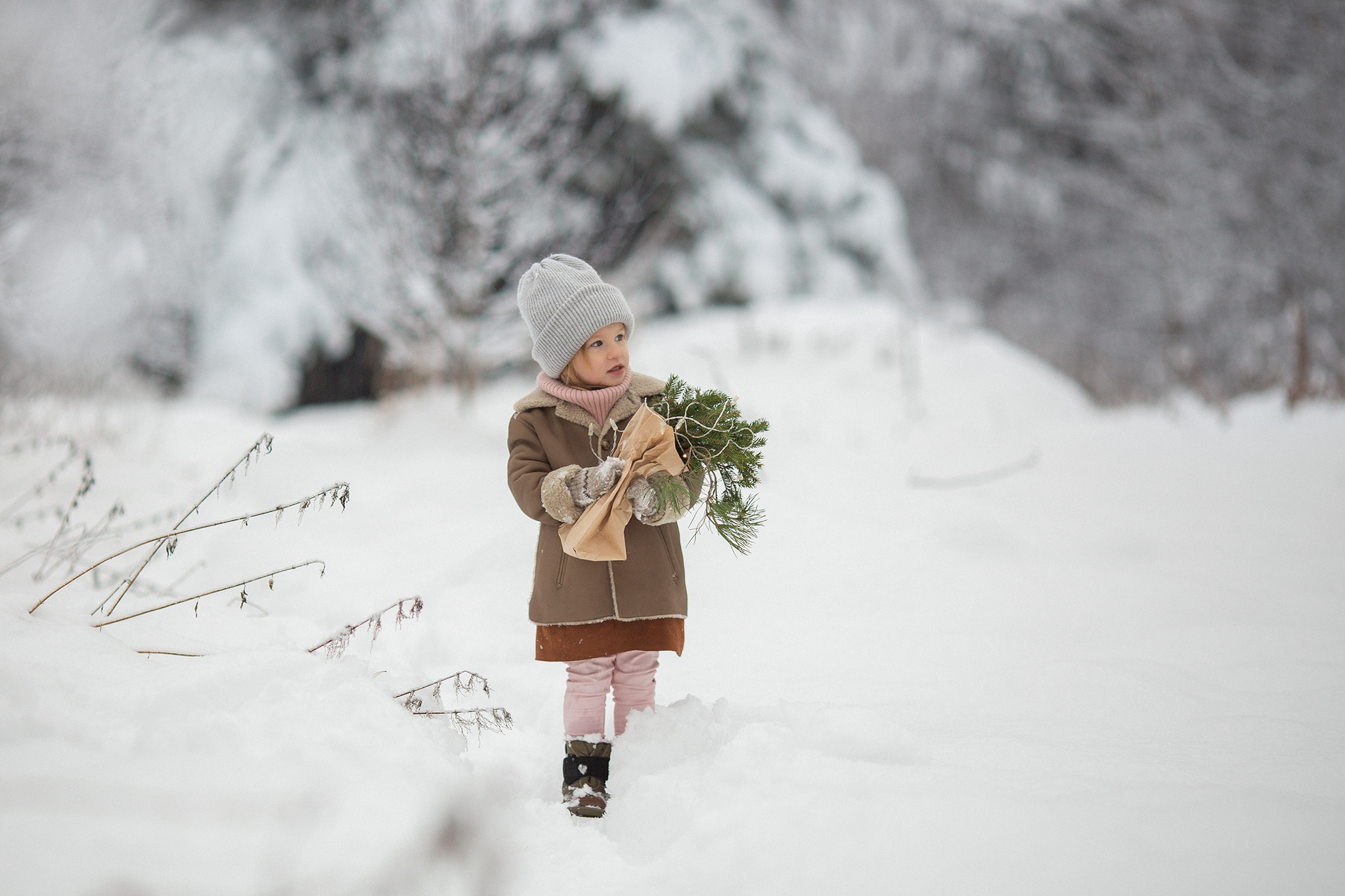 Кира и Аида, зимняя прогулка. Семейный фотограф в Москве Марина Петра
