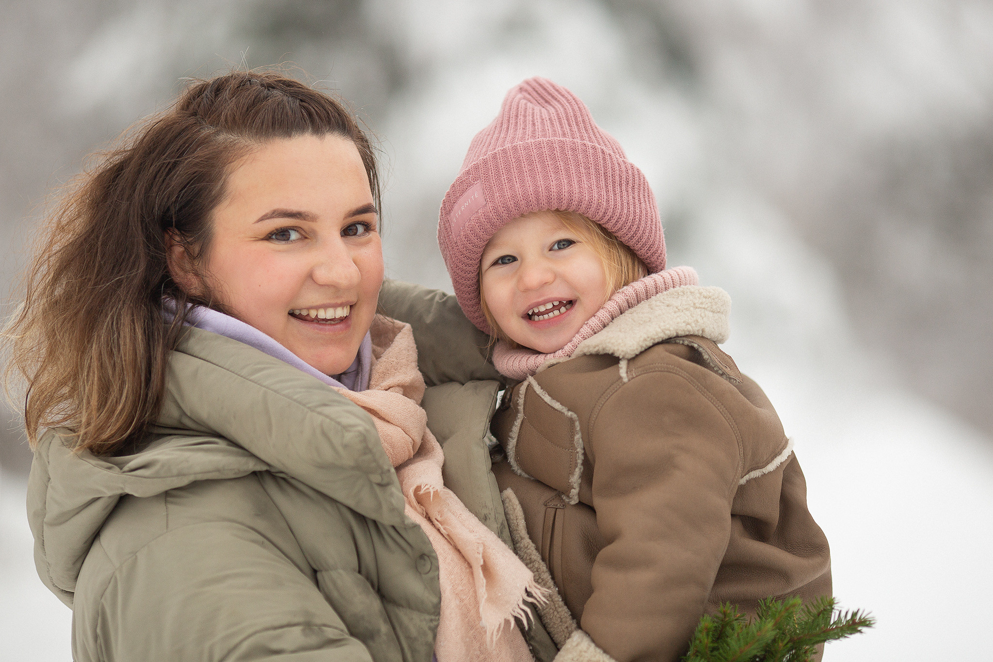 Кира и Аида, зимняя прогулка. Семейный фотограф в Москве Марина Петра