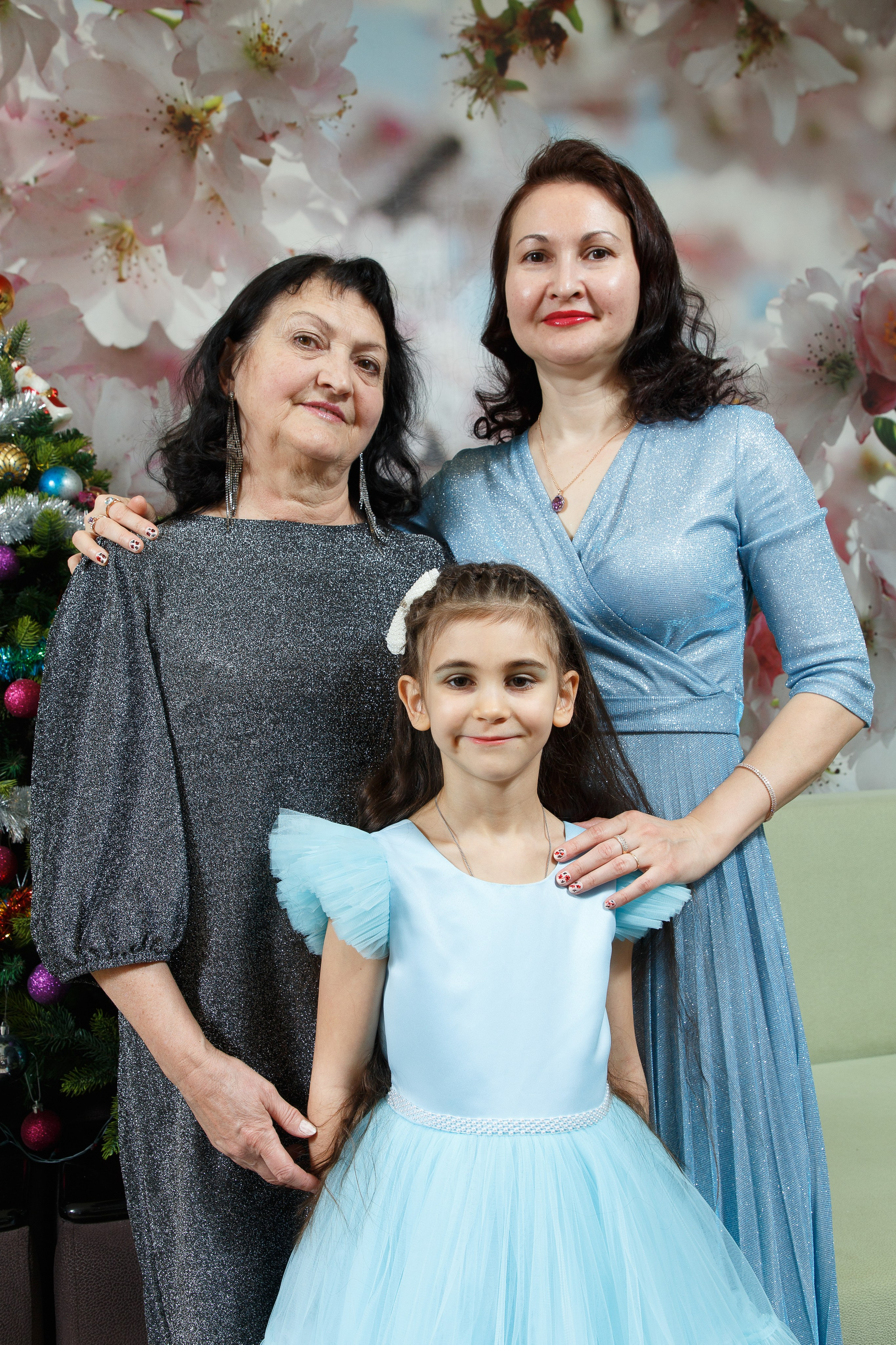 Юля Сергей Настя Олег и Серёжка ч.2. Школьные выпускные альбомы в Москве Марина Николаева