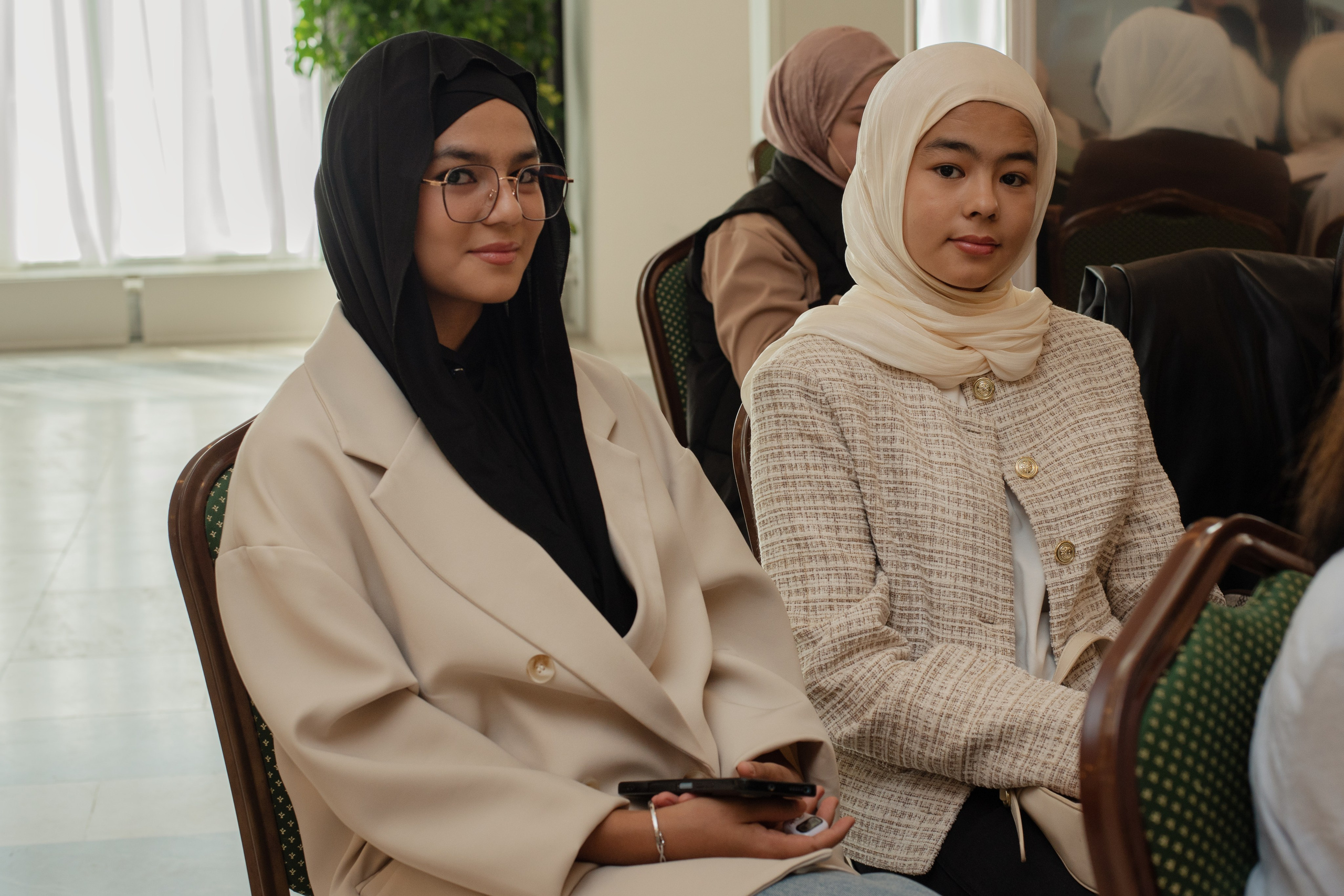 Выпускной в Евразийской женской гуманитарной академии. Лина Курочка — ваш фотограф