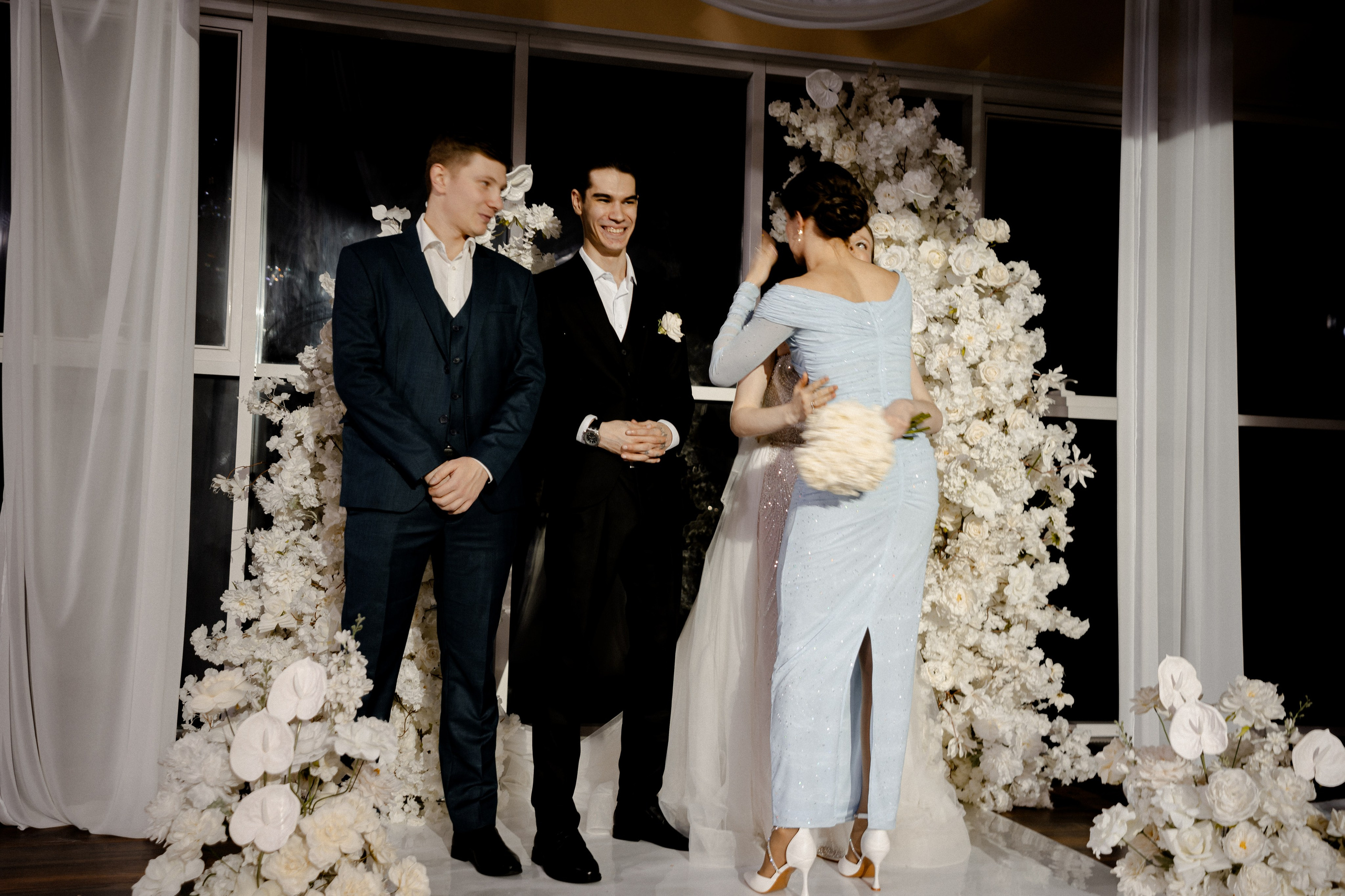 СВАДЕБНАЯ СЬЕМКА СБОРОВ В ОТЕЛЕ И ВЫЕЗД НА ЦЕРЕМОНИЮ (СНЯТО В СИБИРЕ В НИЖНЕВАРТОВСКЕ). Профессиональный фотограф, Санкт-Петербург — Виктория Богомолова