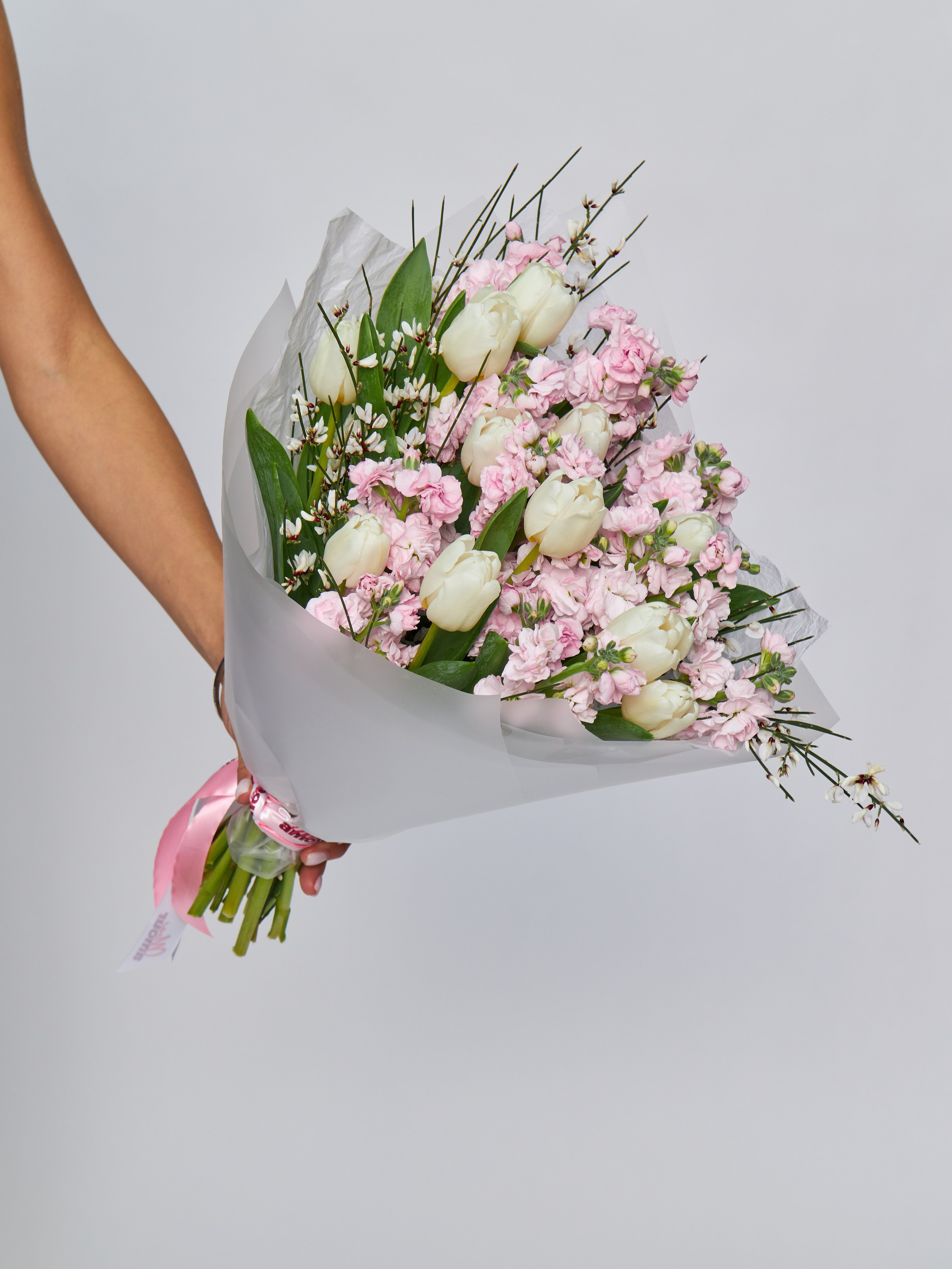 Закажите предметную съемку вашей одежды у фотографа в Москве для маркетплейсов