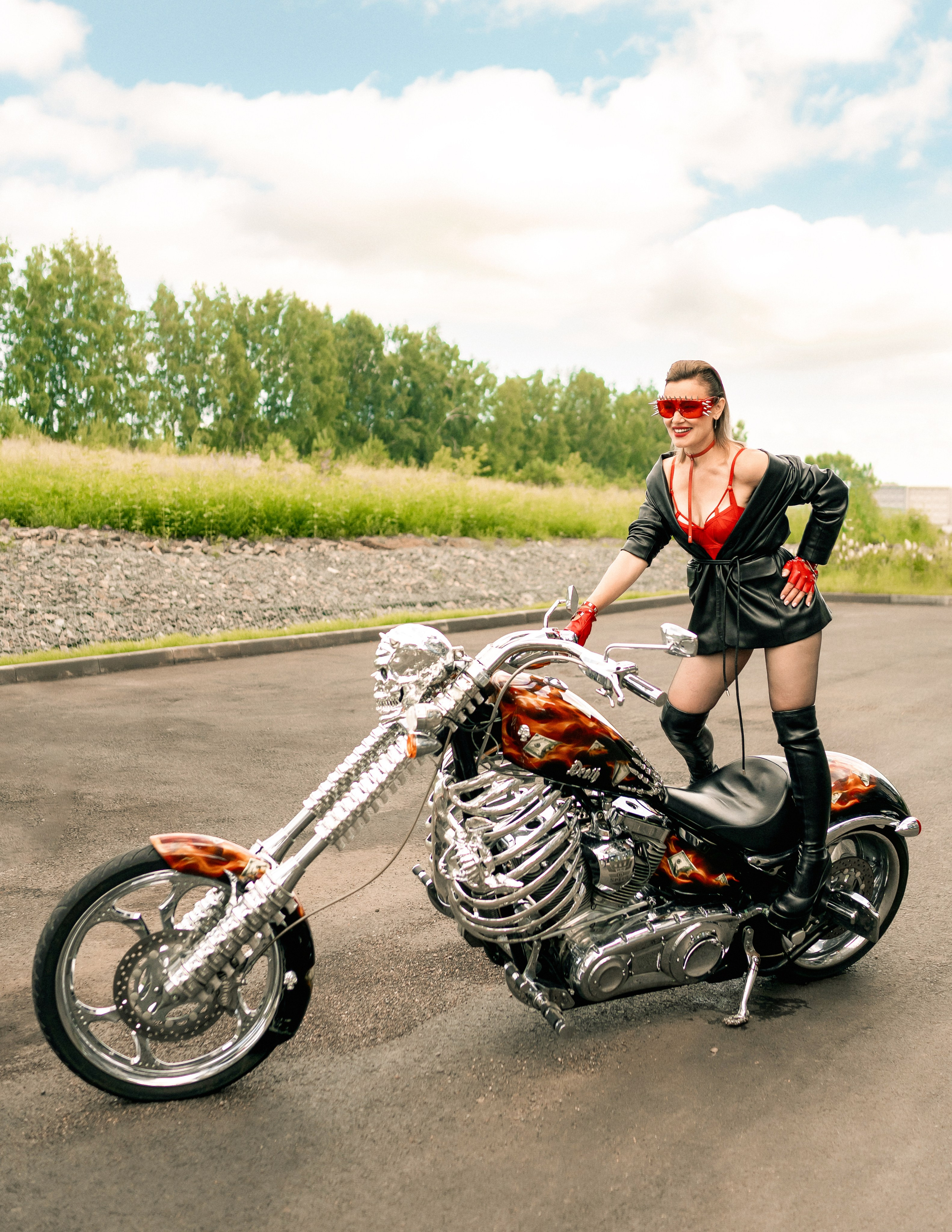 Женская фотосъемка с автомобилями. Фотограф Ким Наталья в Красноярске