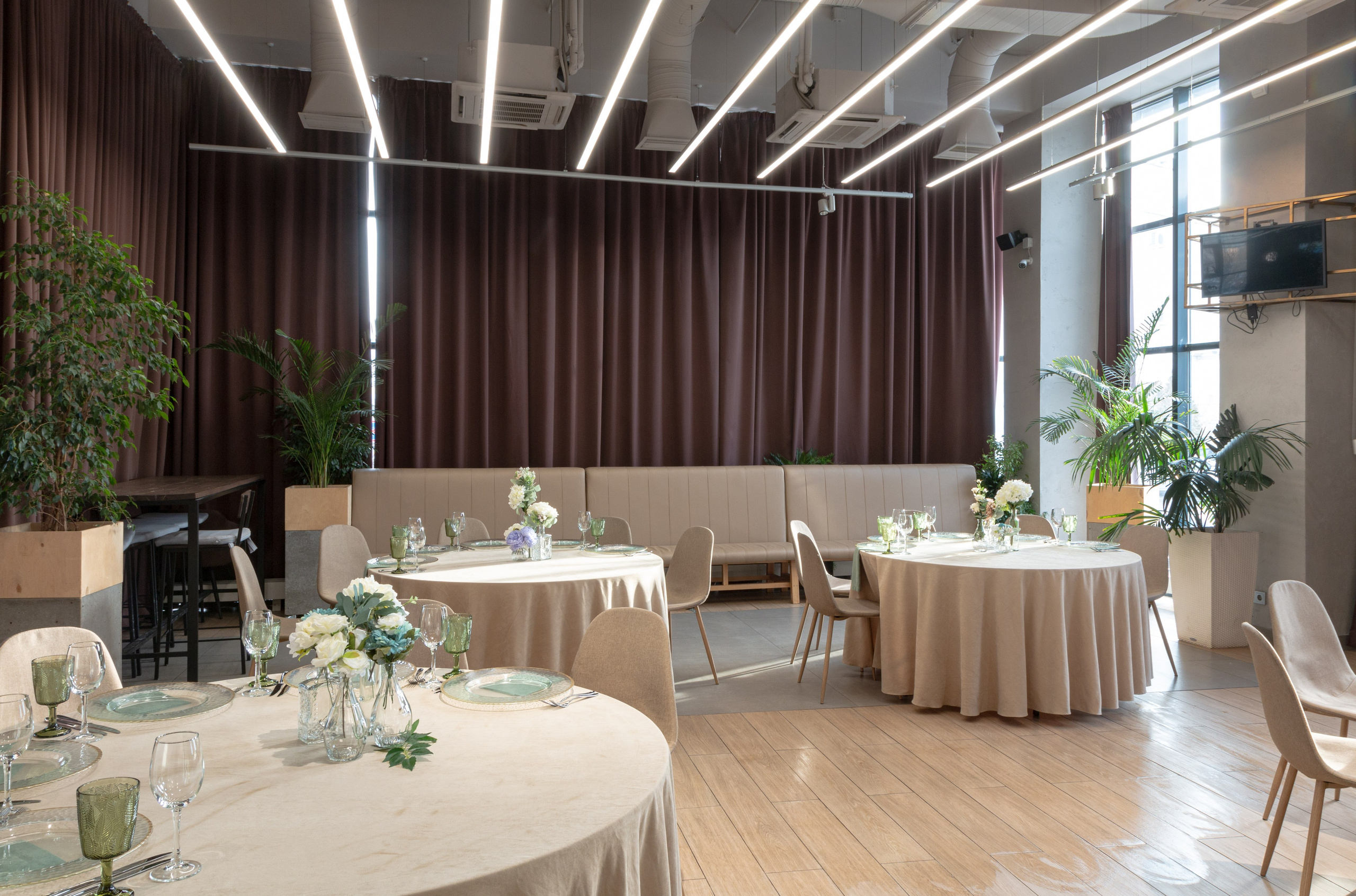 Интерьерная съёмка для кафе и ресторанов. Предметный и репортажный фотограф Алексей Кротов