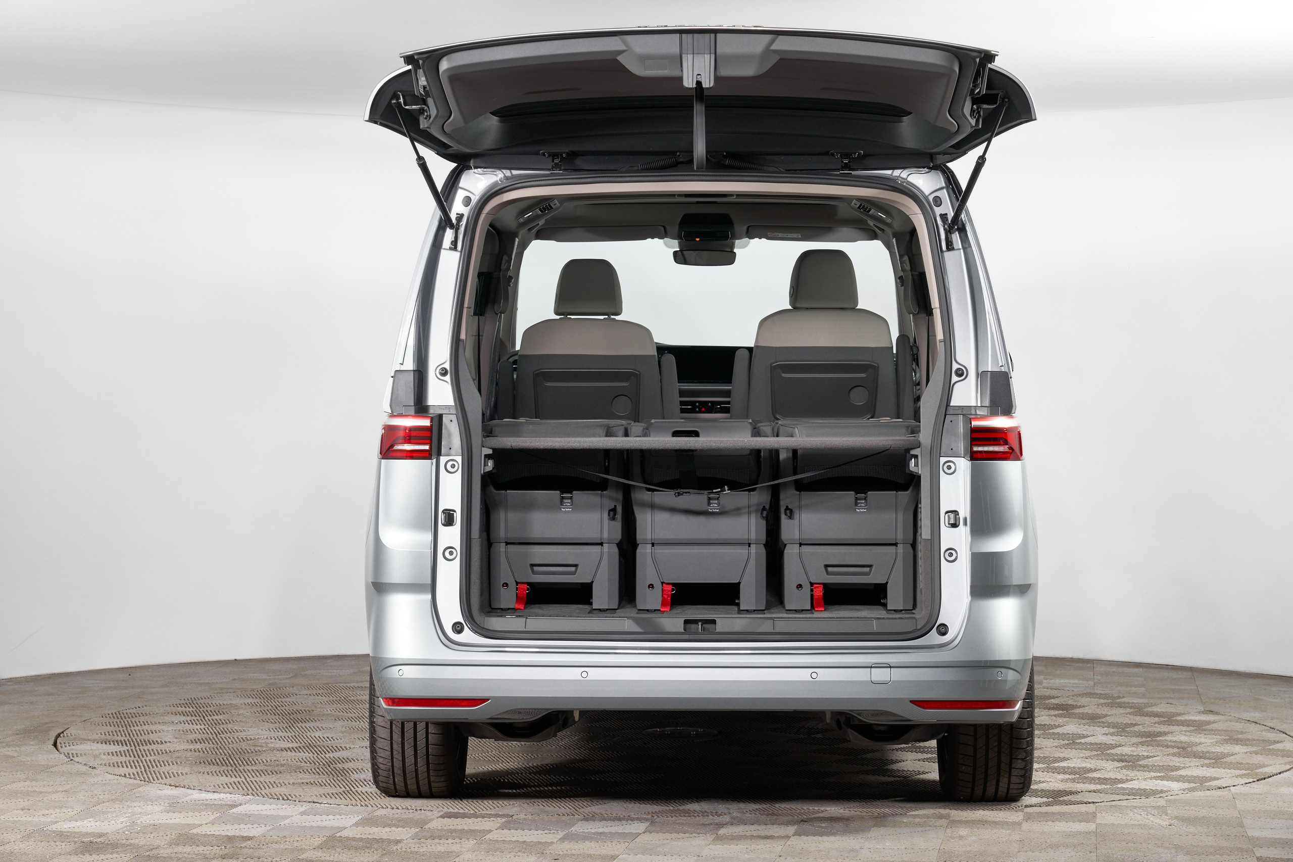 Multivan. Фотограф Николай Прокофьев модельные тесты в Москве