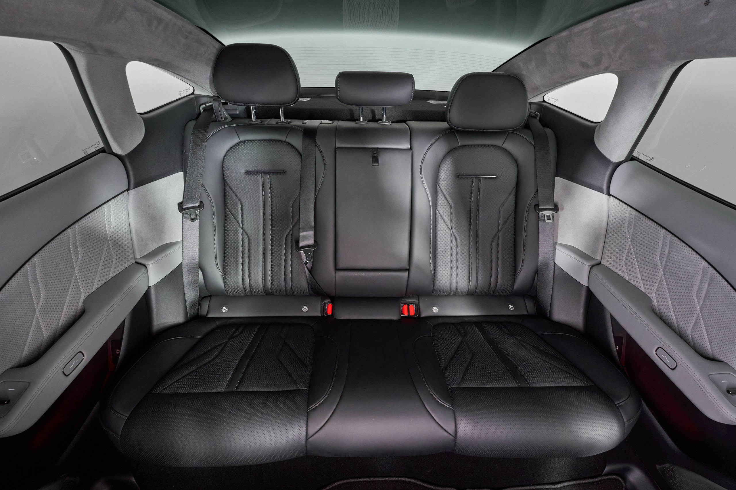 Zeekr 007_2. Фотограф Николай Прокофьев модельные тесты в Москве