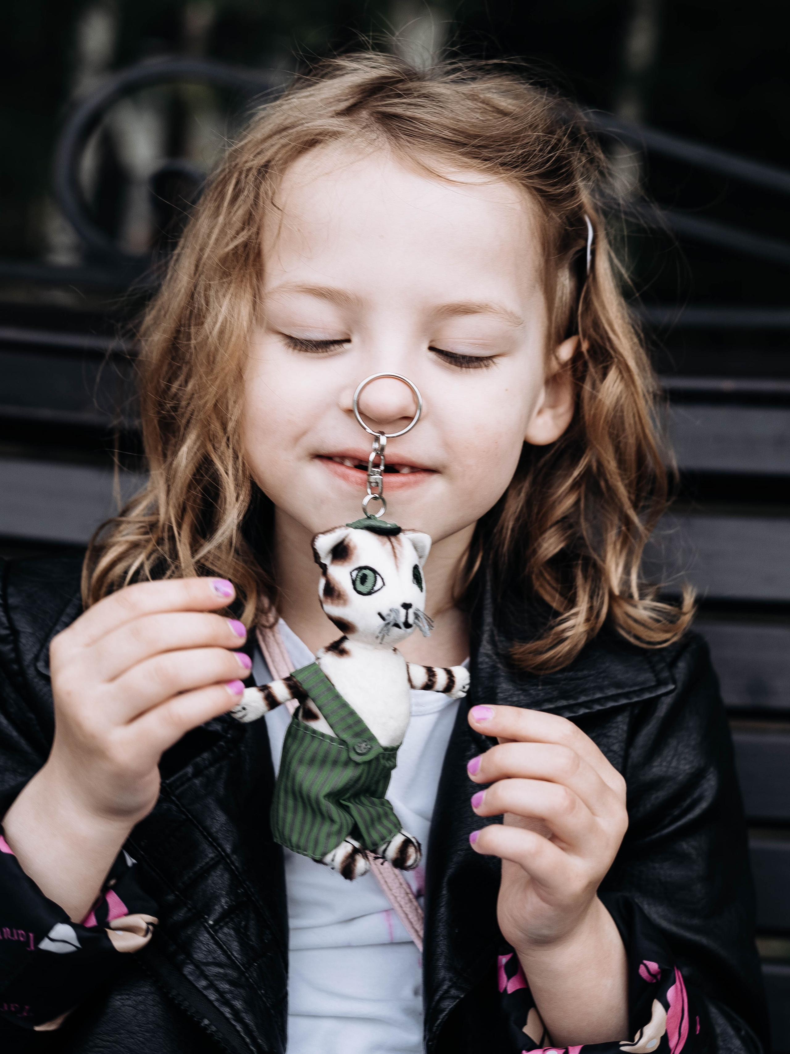 Маня и Аня ранним утром 🤍. Семейный фотограф в Томске Зарина Азизбаева