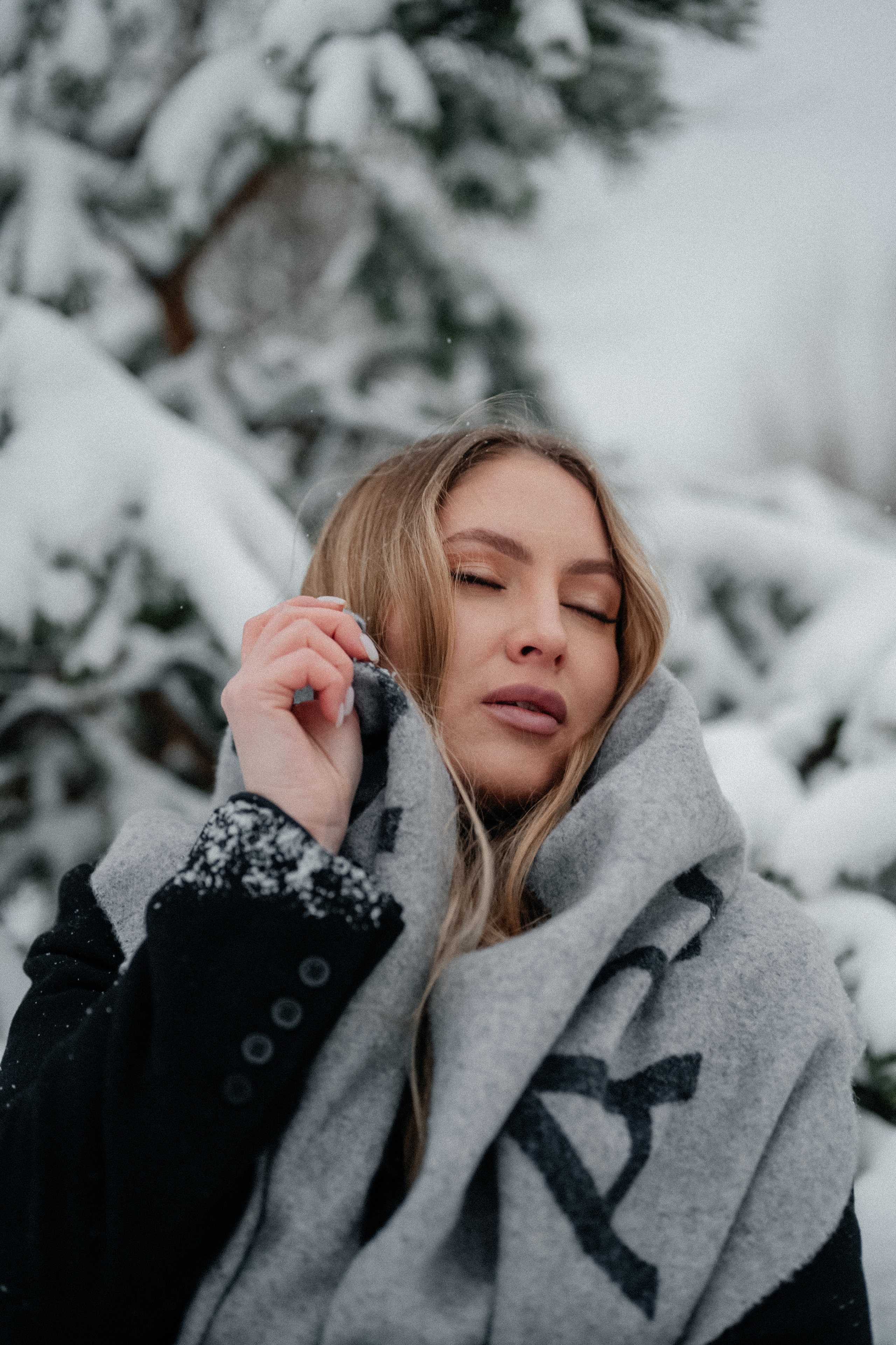 Фотосессия в заснеженном городе. Семейный свадебный фотограф Екатеринбург Первоуральск Шарнина Алёна