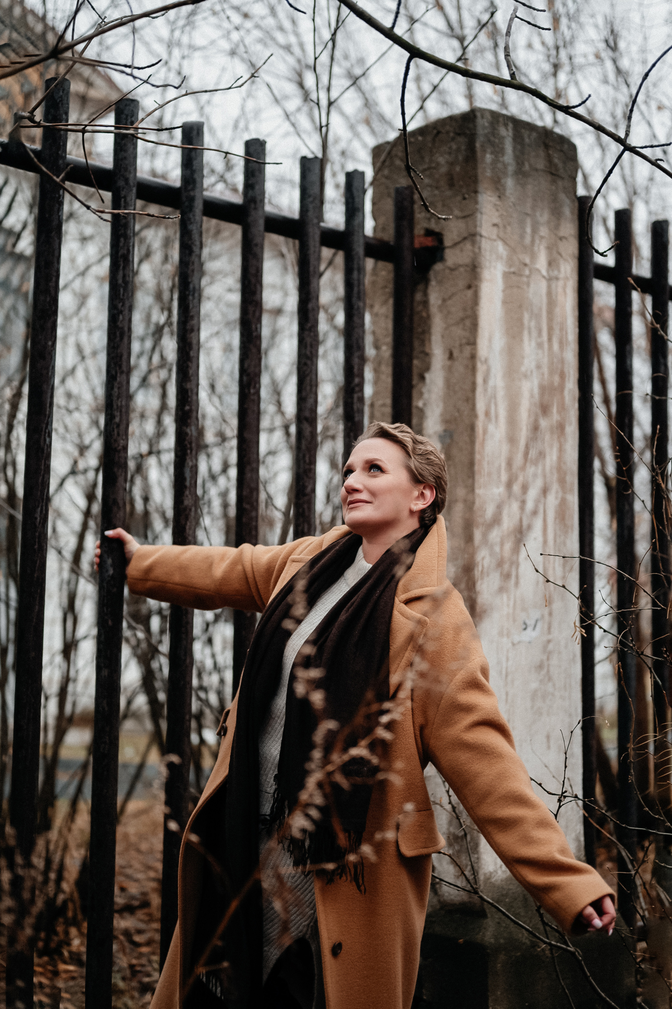 Портретная фотоссесия на улице после дождя. Семейный свадебный фотограф Екатеринбург Первоуральск Шарнина Алёна