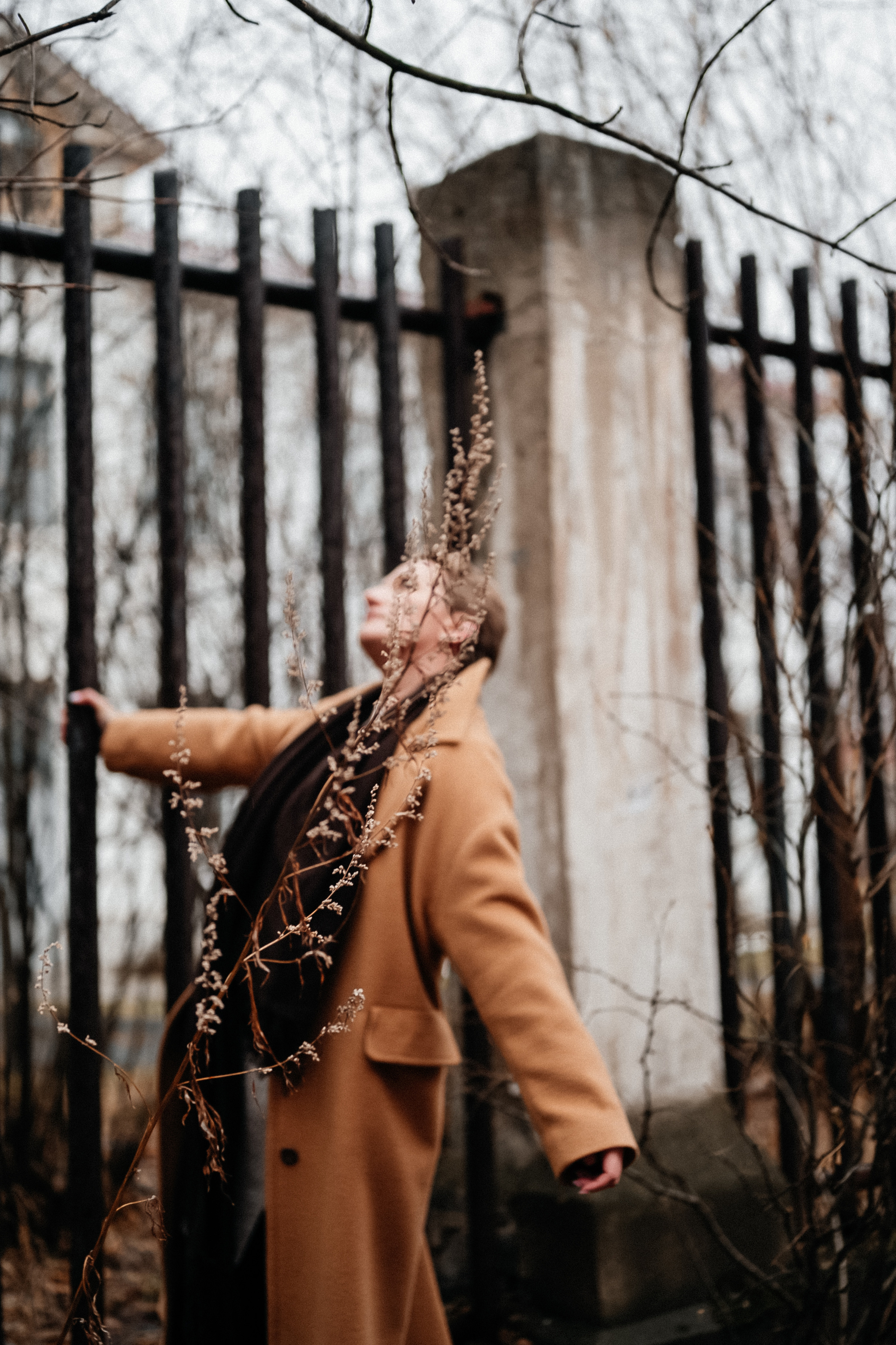 Портретная фотоссесия на улице после дождя. Семейный свадебный фотограф Екатеринбург Первоуральск Шарнина Алёна