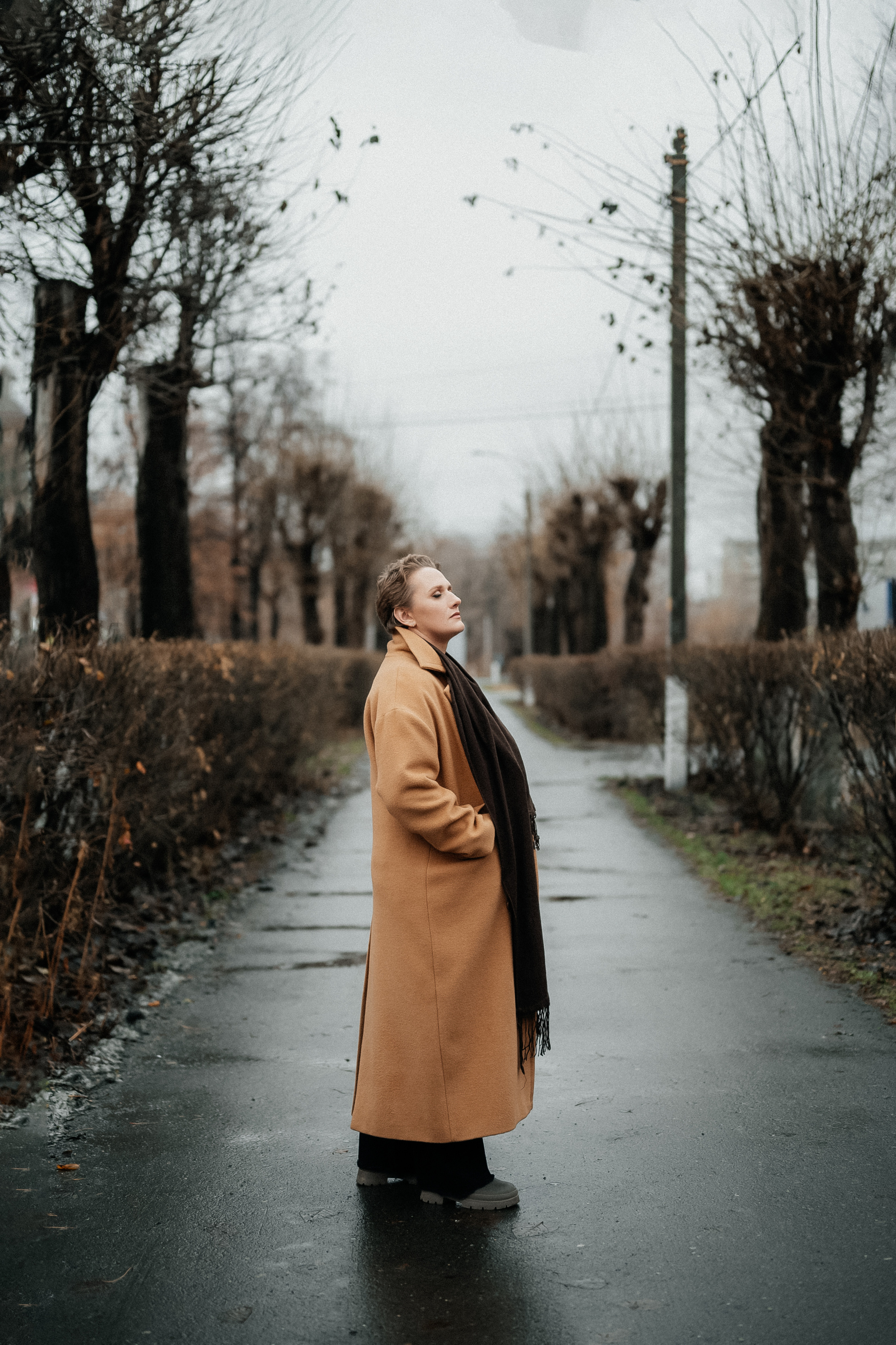 Портретная фотоссесия на улице после дождя. Семейный свадебный фотограф Екатеринбург Первоуральск Шарнина Алёна