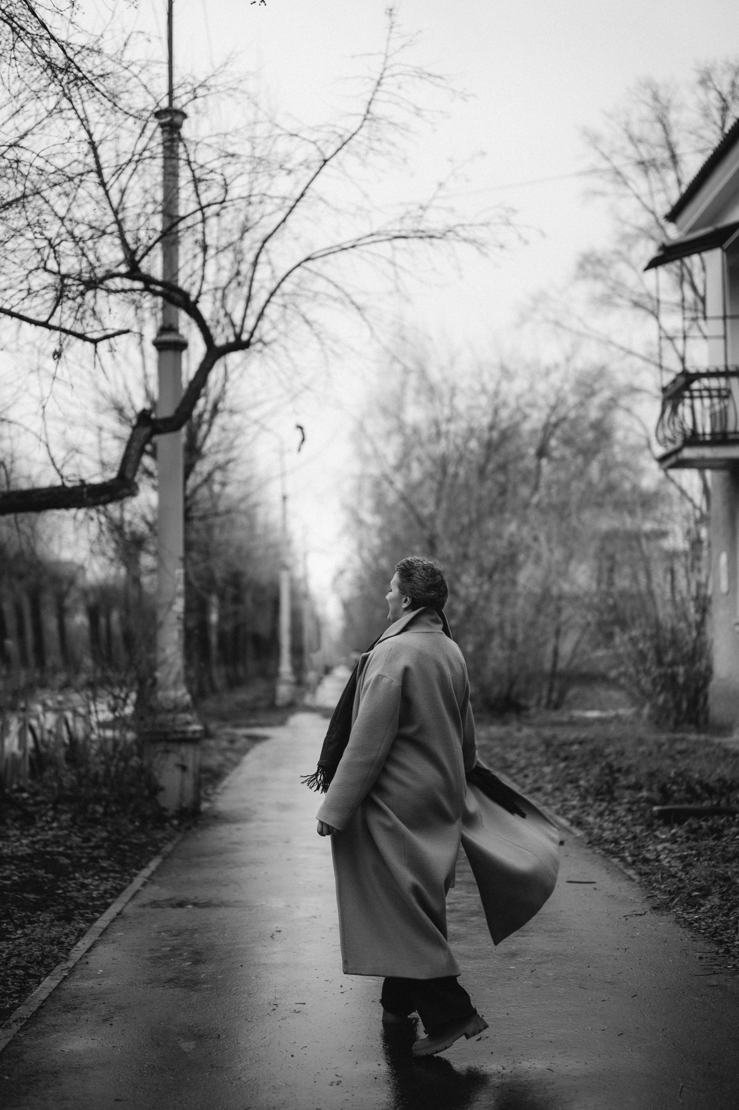 Портретная фотоссесия на улице после дождя. Семейный свадебный фотограф Екатеринбург Первоуральск Шарнина Алёна