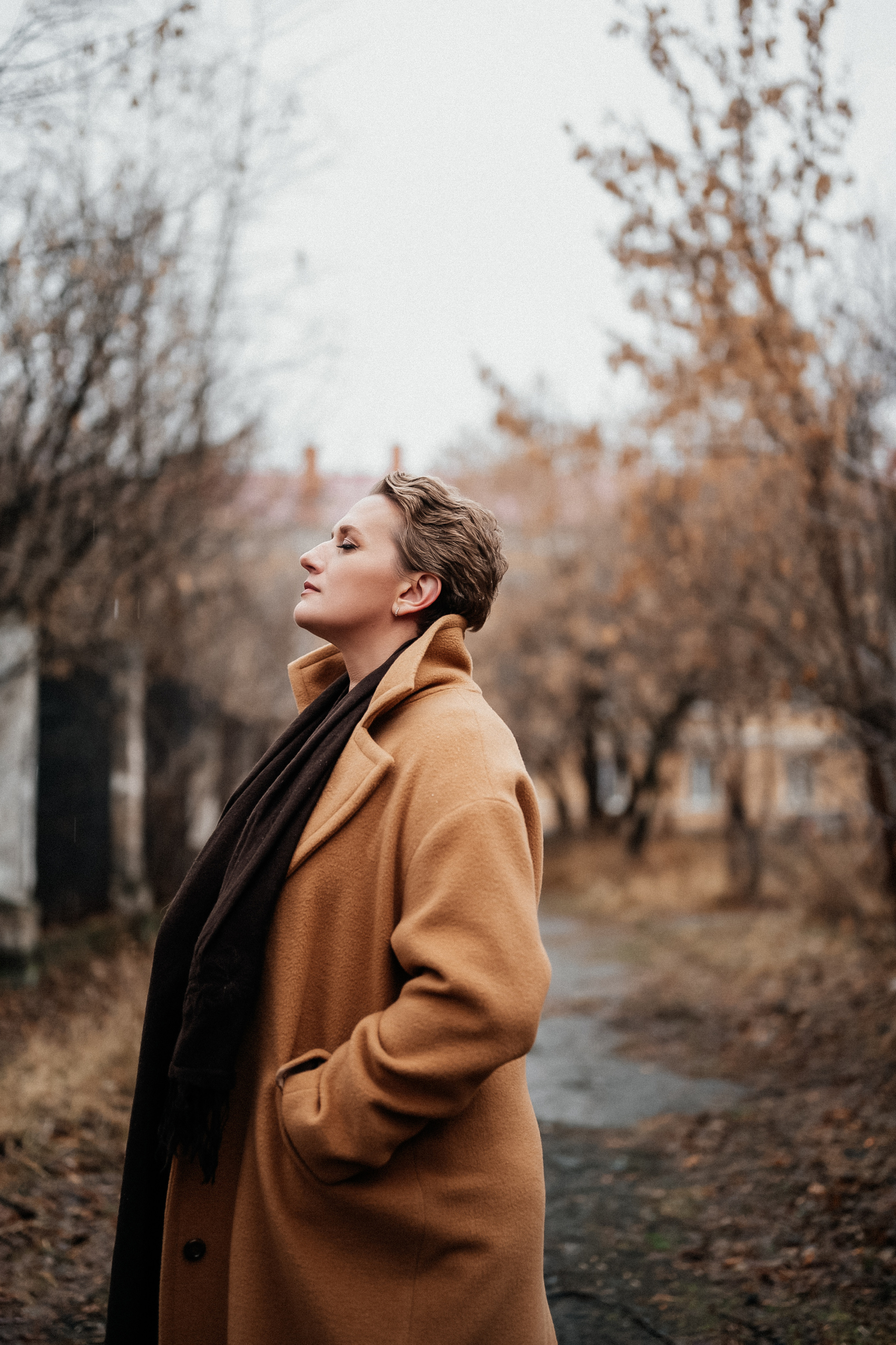 Портретная фотоссесия на улице после дождя. Семейный свадебный фотограф Екатеринбург Первоуральск Шарнина Алёна