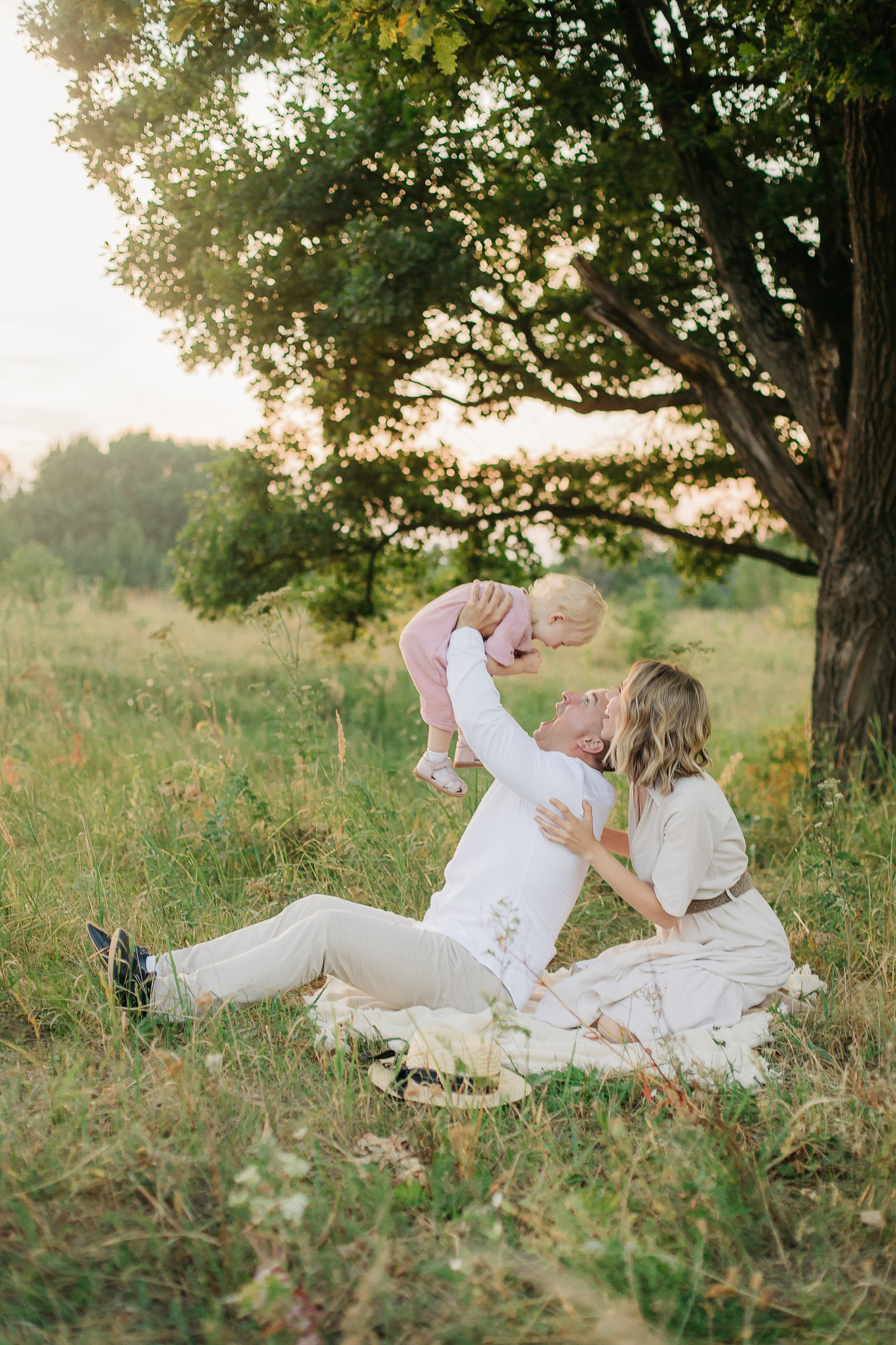 Юлия, Дмитрий и Варя. Свадебный и семейный фотограф Александра Кос