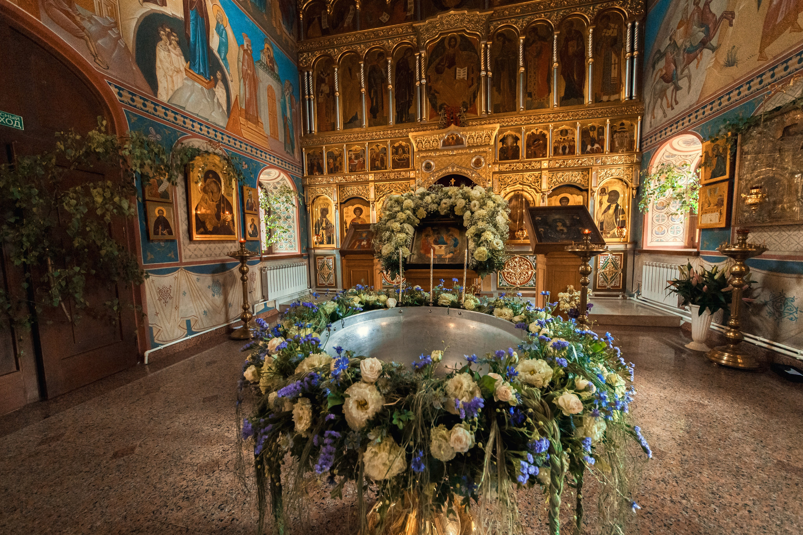Крещение в Знаменской Церкви г. Переславль Залесский. Профессиональный фотограф в Москве и Мо Мария Шантарёва