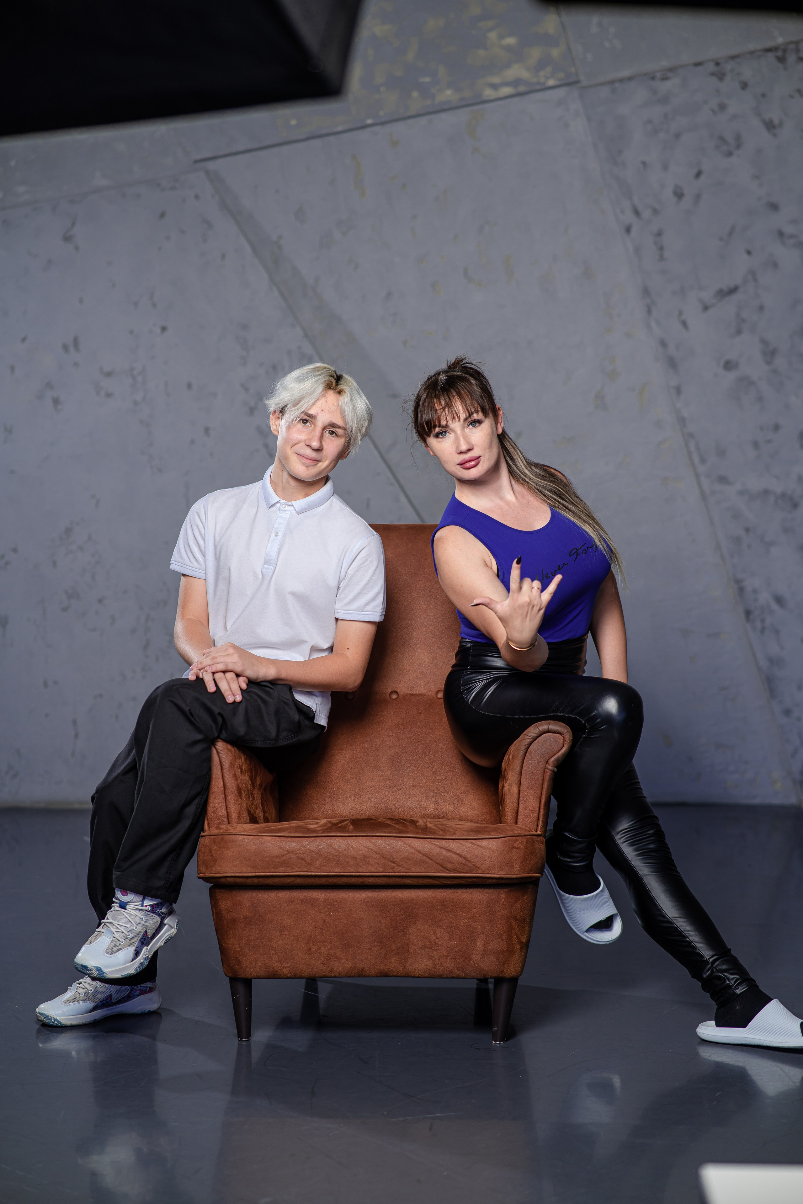 КОНТАКТЫ. Современные Выпускные Альбомы в Ростове-на-Дону