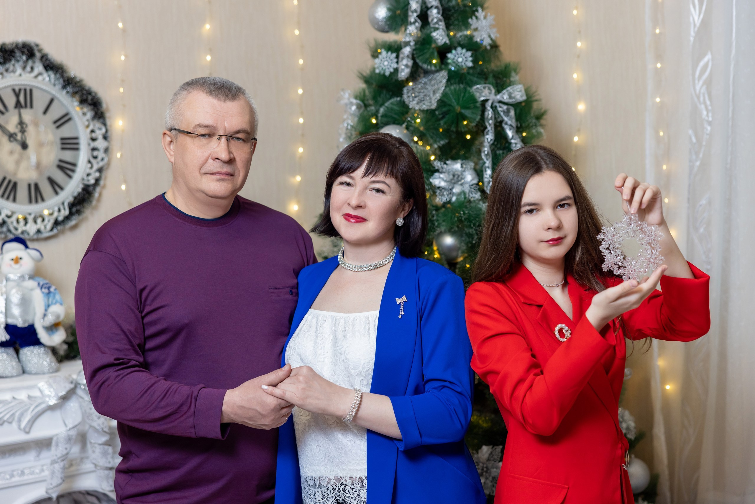 Семейная новгодняя фотосъемка у ёлки и камина. Фотограф в Туле Крупский АнДРей. Фотостудия «КАДР71» в Туле