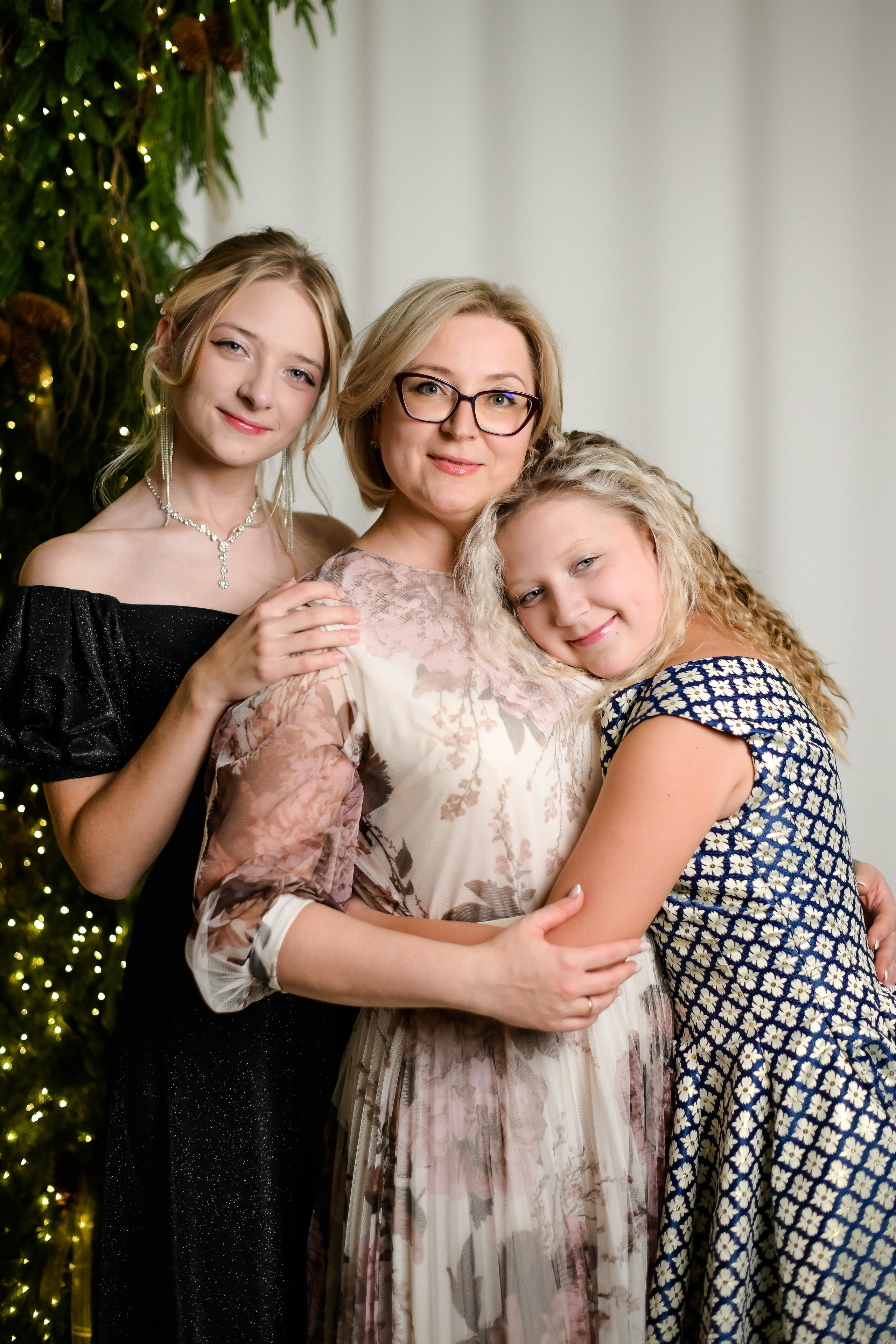 Семья Александра, Сашеньки, Юленьки и Катюши