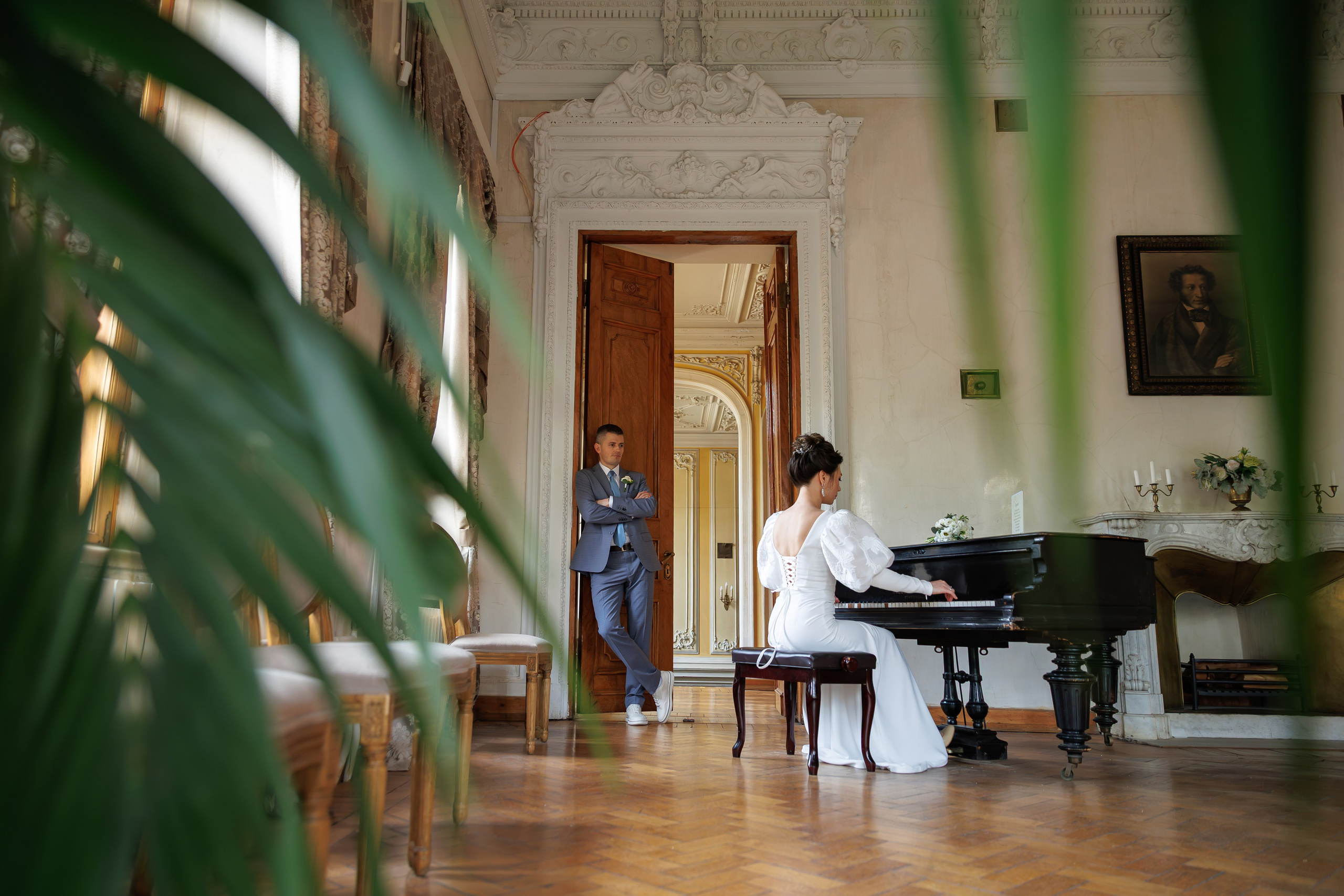 Свадебная фотосессия в библиотеке читальне им Пушкина. Свадебный фотограф Москва и МО Сергей Киржаев