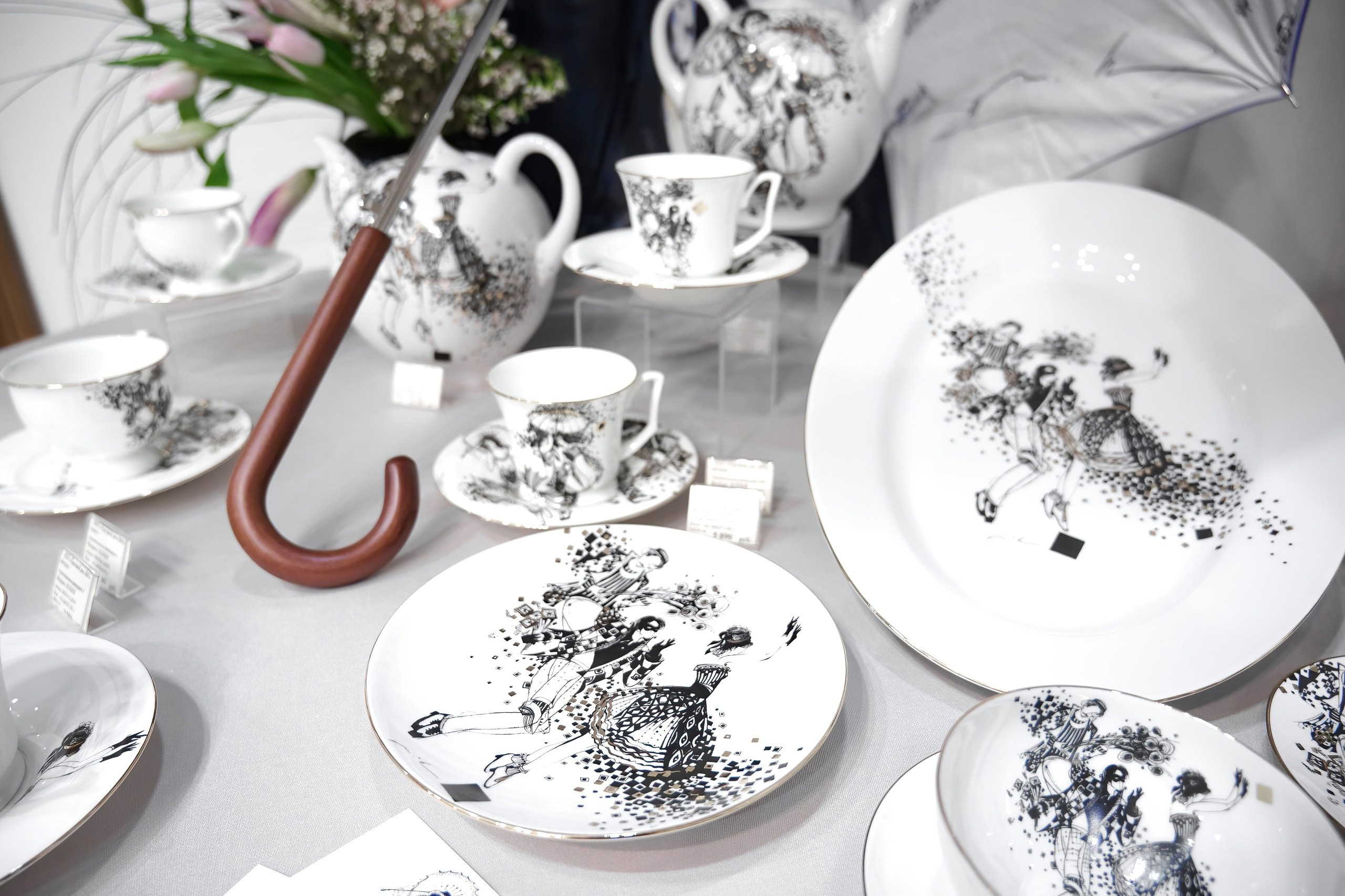 Императорский фарфоровый завод и Misha Lenn. 2022. Дима Бабушкин. Фотограф. Подиум. Репортаж. Творчество. Дорого